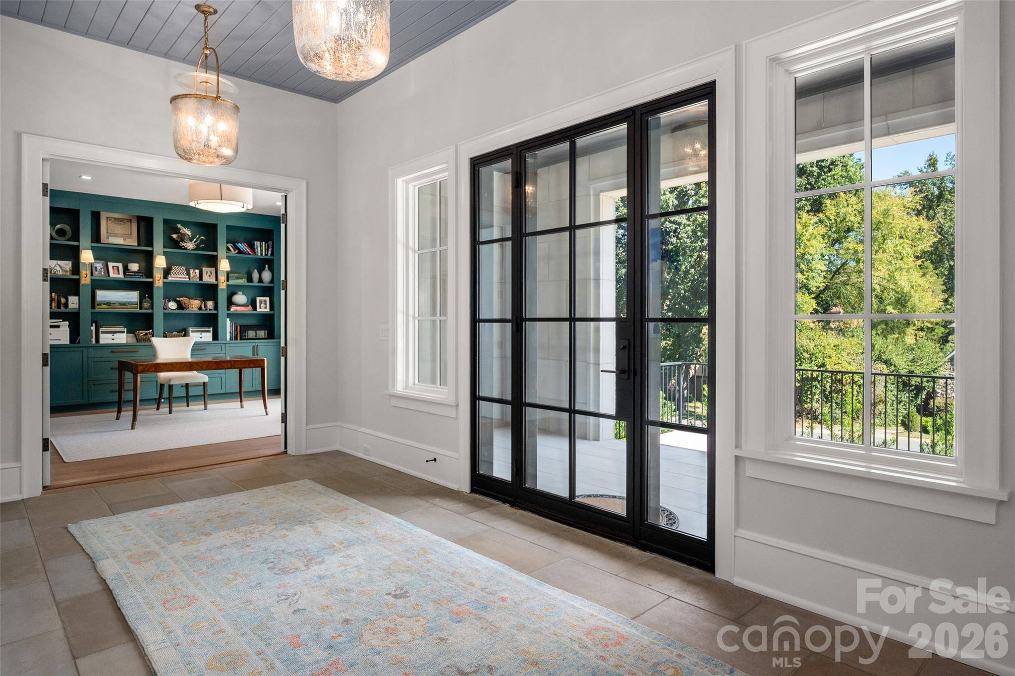 2111 Cortelyou RD, Charlotte, NC 28211