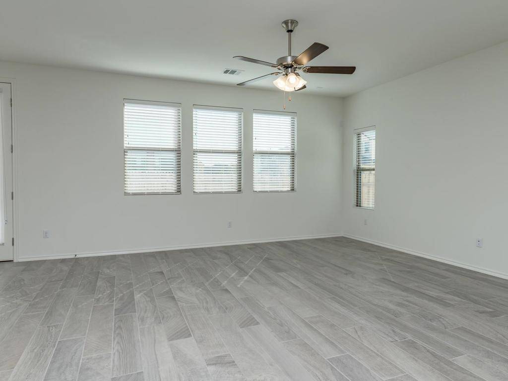 9113 Garnet DR, Austin, TX 78729