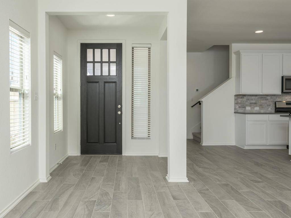 9113 Garnet DR, Austin, TX 78729