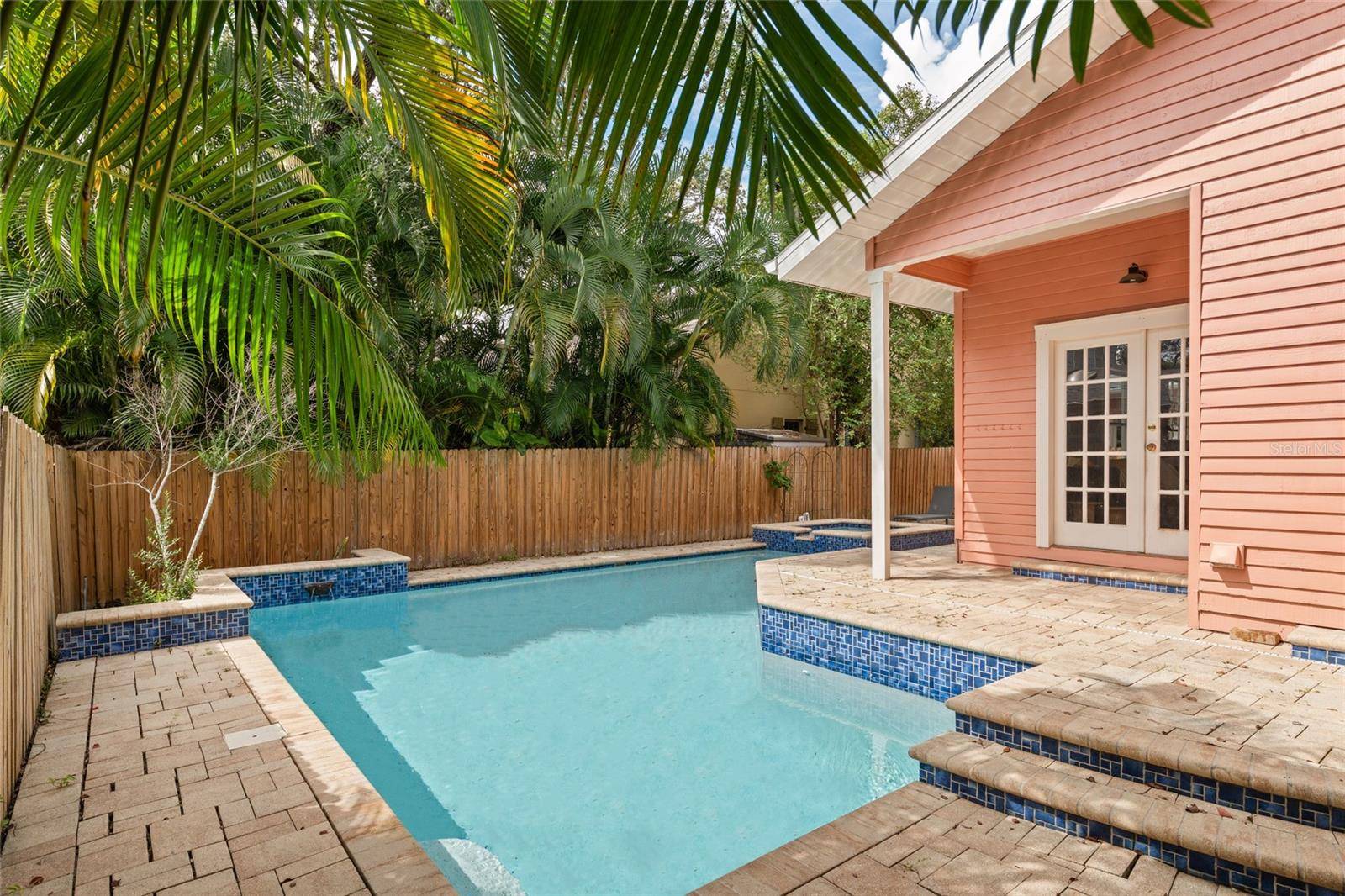 2410 W JETTON AVE, Tampa, FL 33629