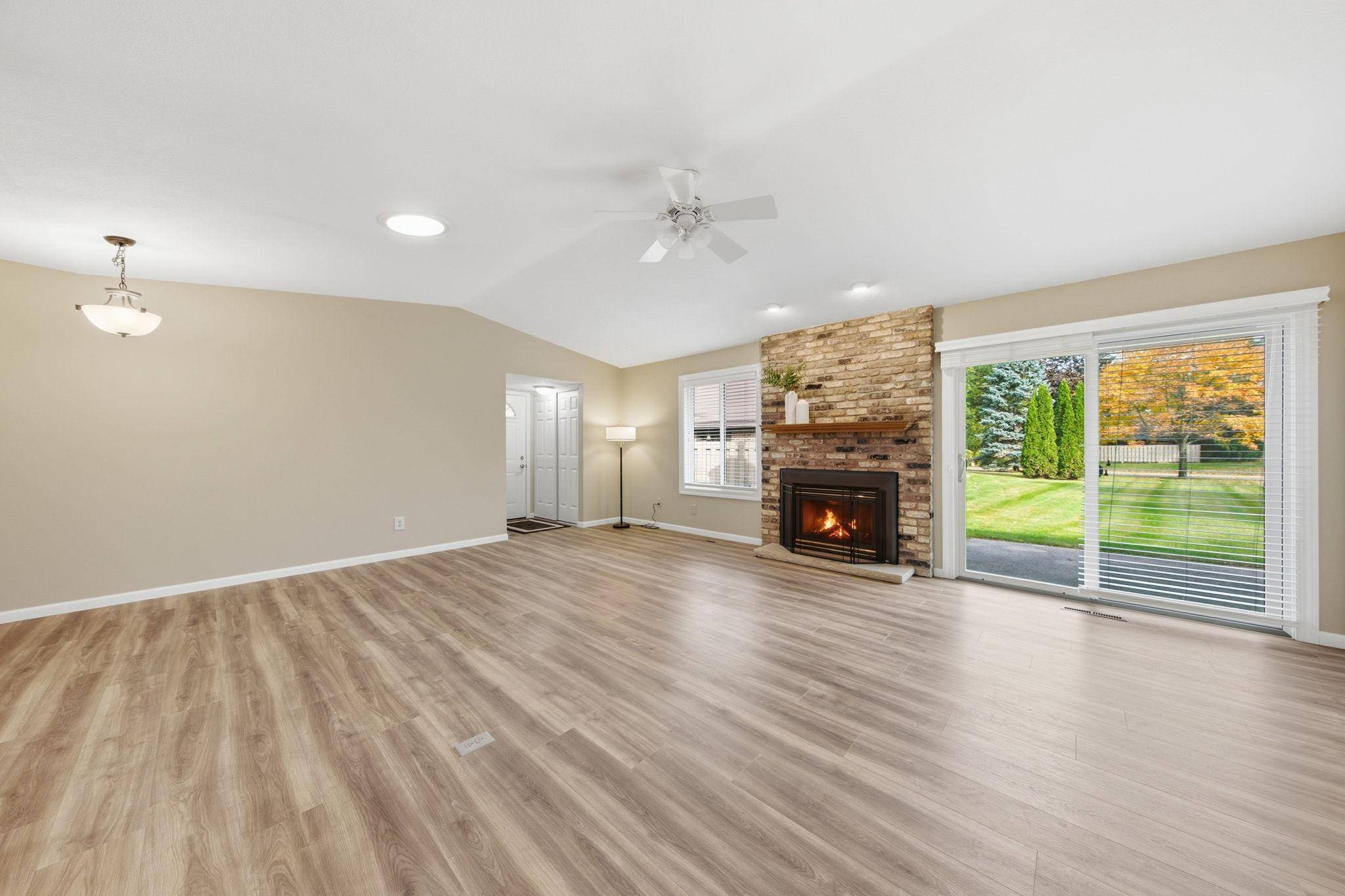 974 Yuma LN N, Plymouth, MN 55447