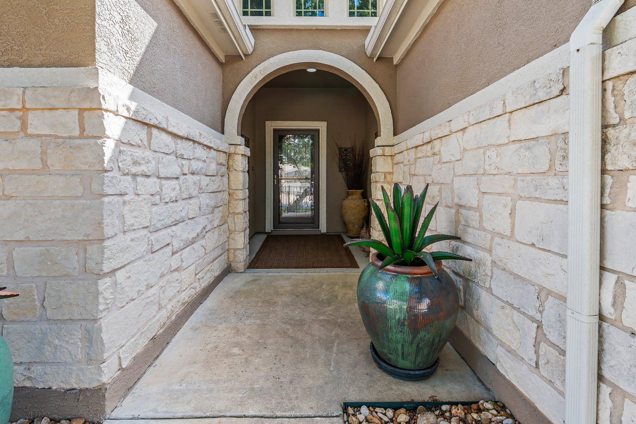 512 Martin Creek LN, Georgetown, TX 78633