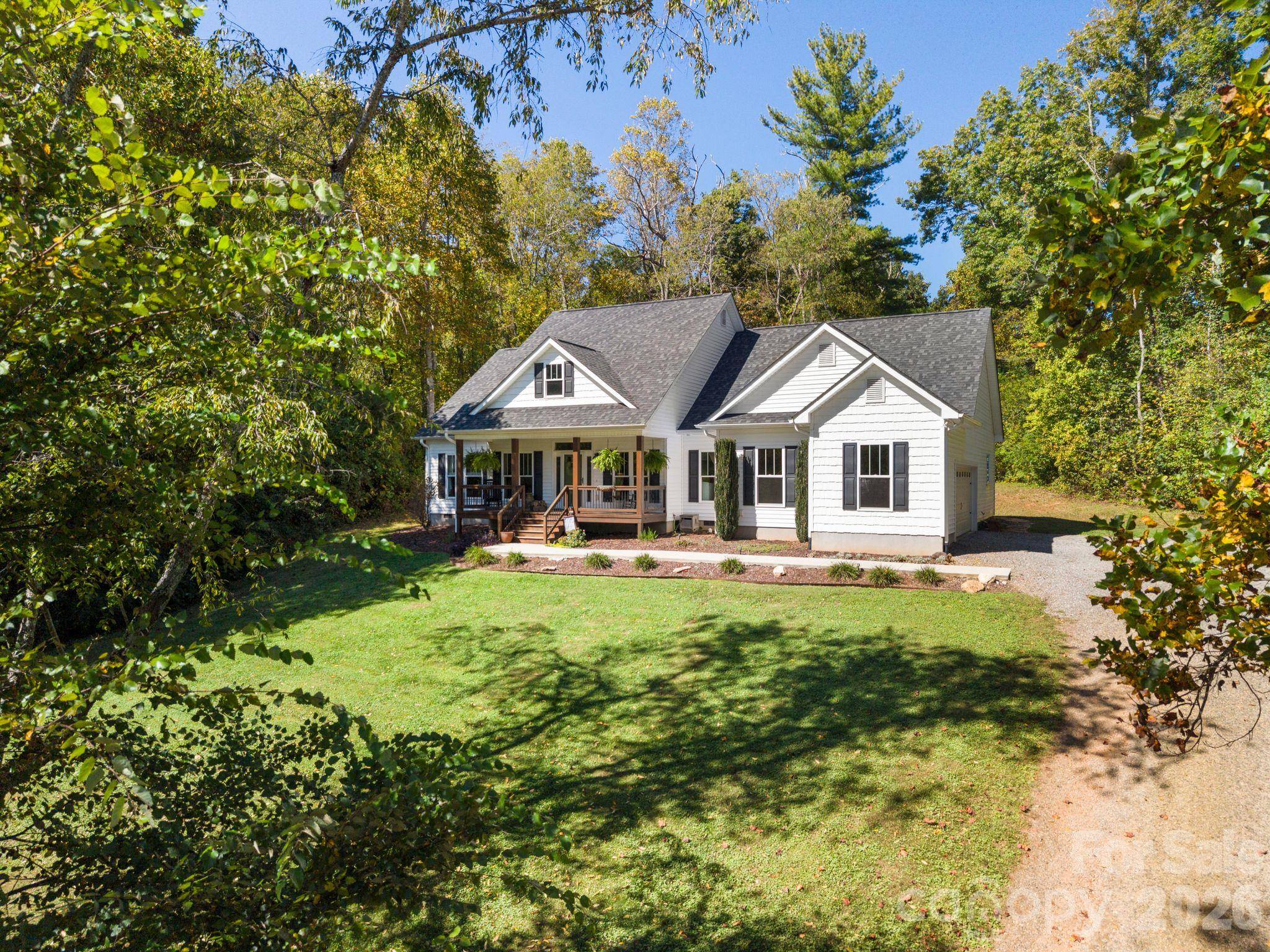 31 Willow Farm RD, Fairview, NC 28730