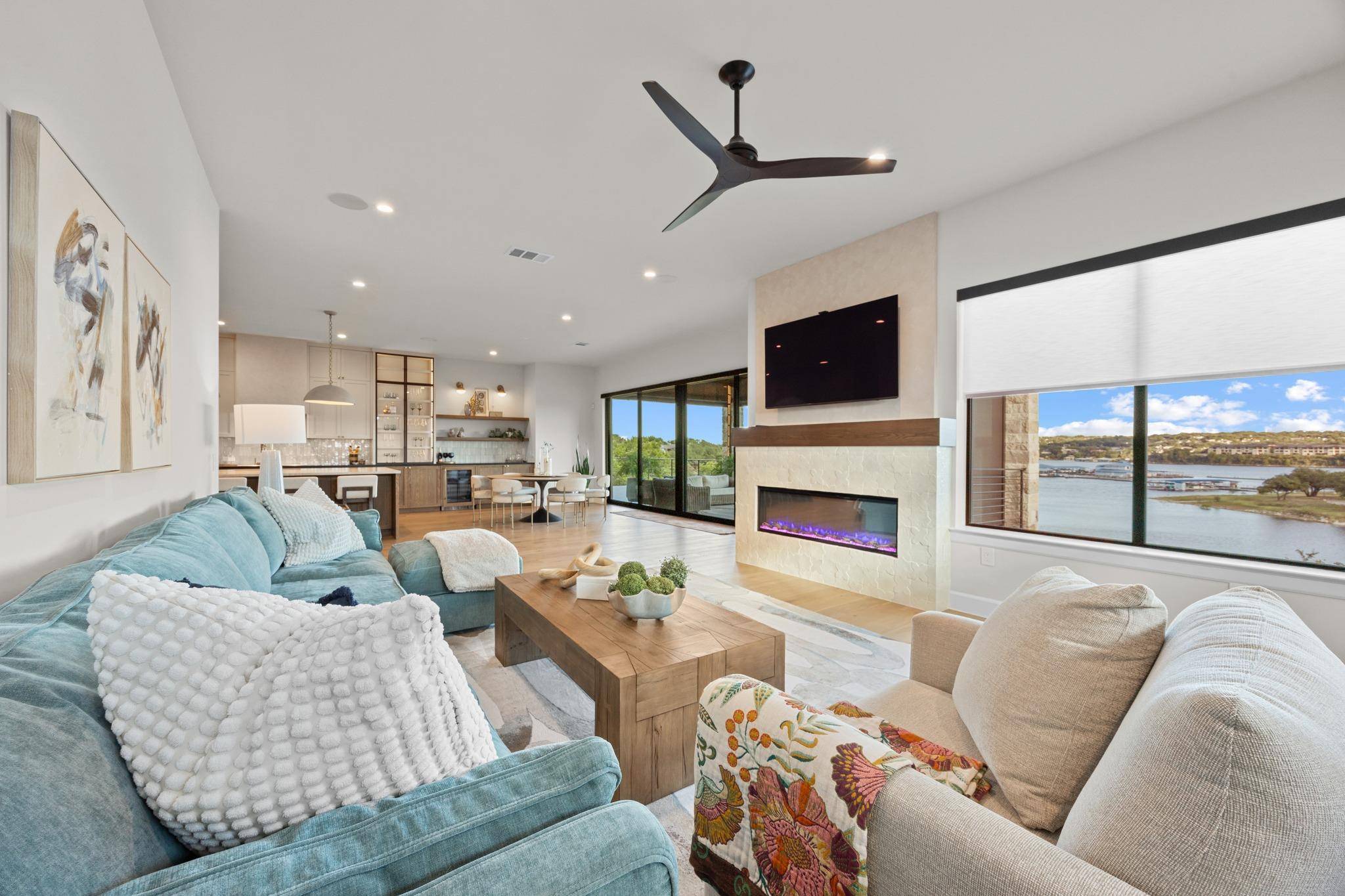 347 Venture BLVD S, Point Venture, TX 78645