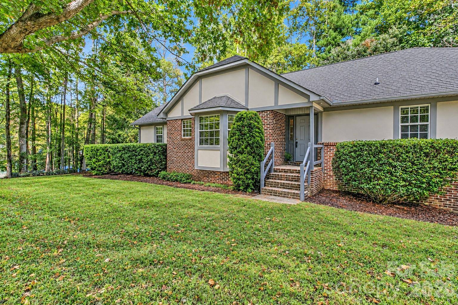 3111 Essex PATH, Hendersonville, NC 28791
