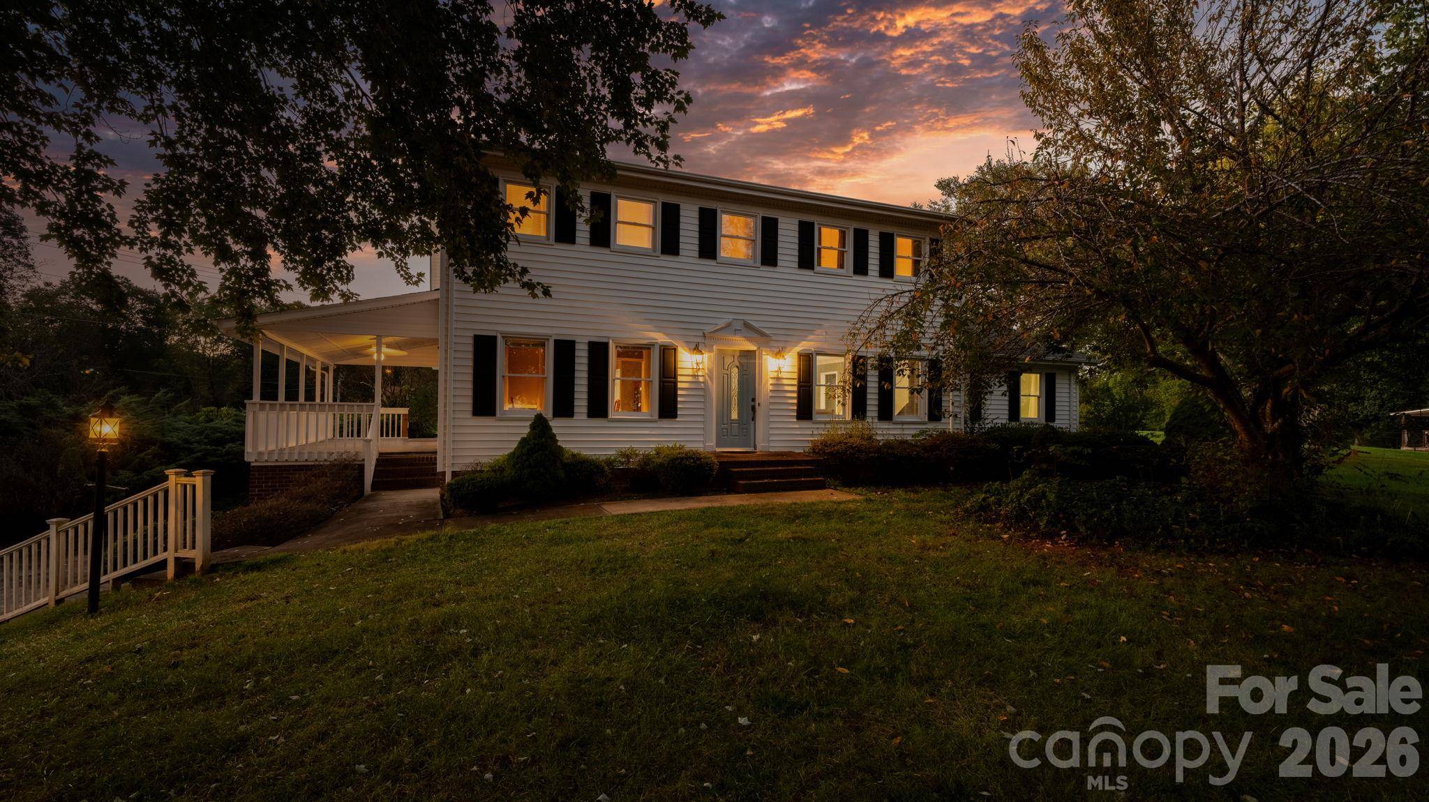 1522 Midland DR, Hudson, NC 28638