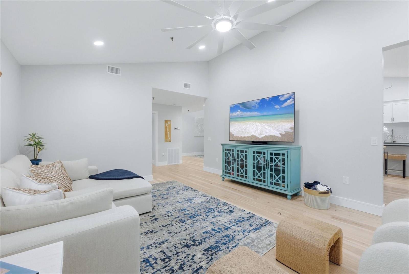 2141 HARBOURSIDE DR #1203, Longboat Key, FL 34228