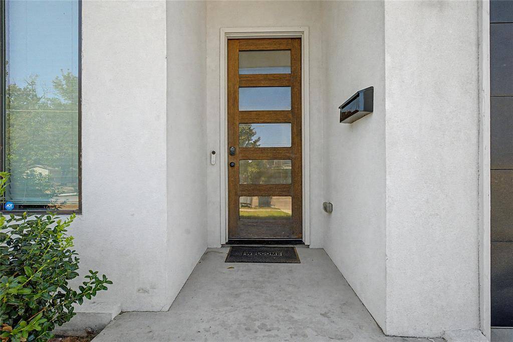 1902 Nomas Street, Dallas, TX 75212