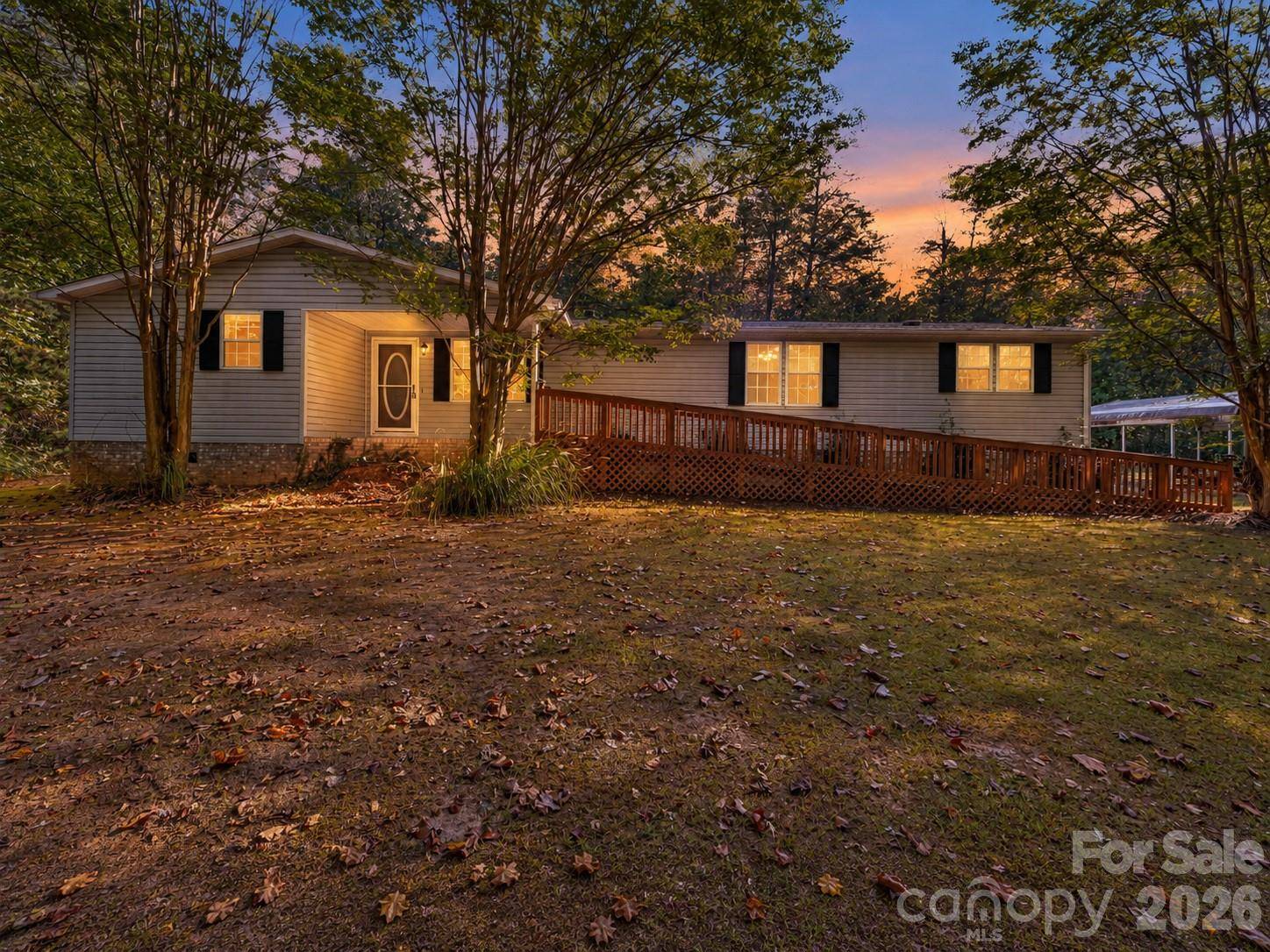 655 School RD E, Asheville, NC 28803