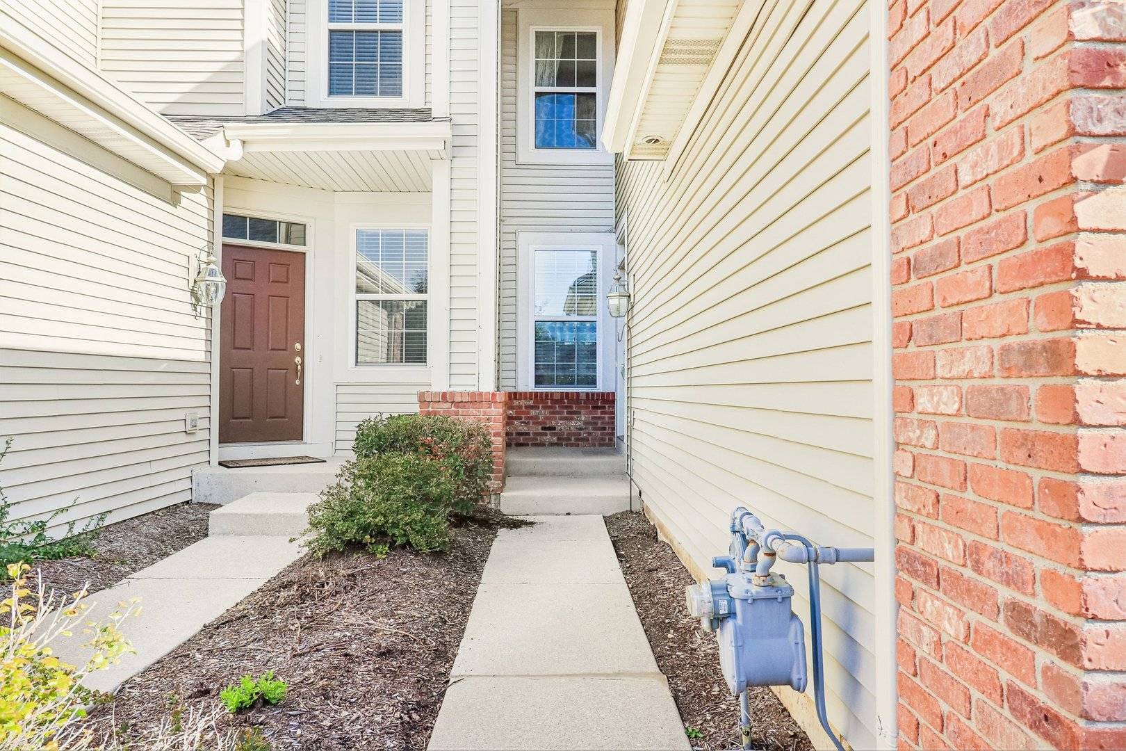 306 Remington DR, St. Charles, IL 60175