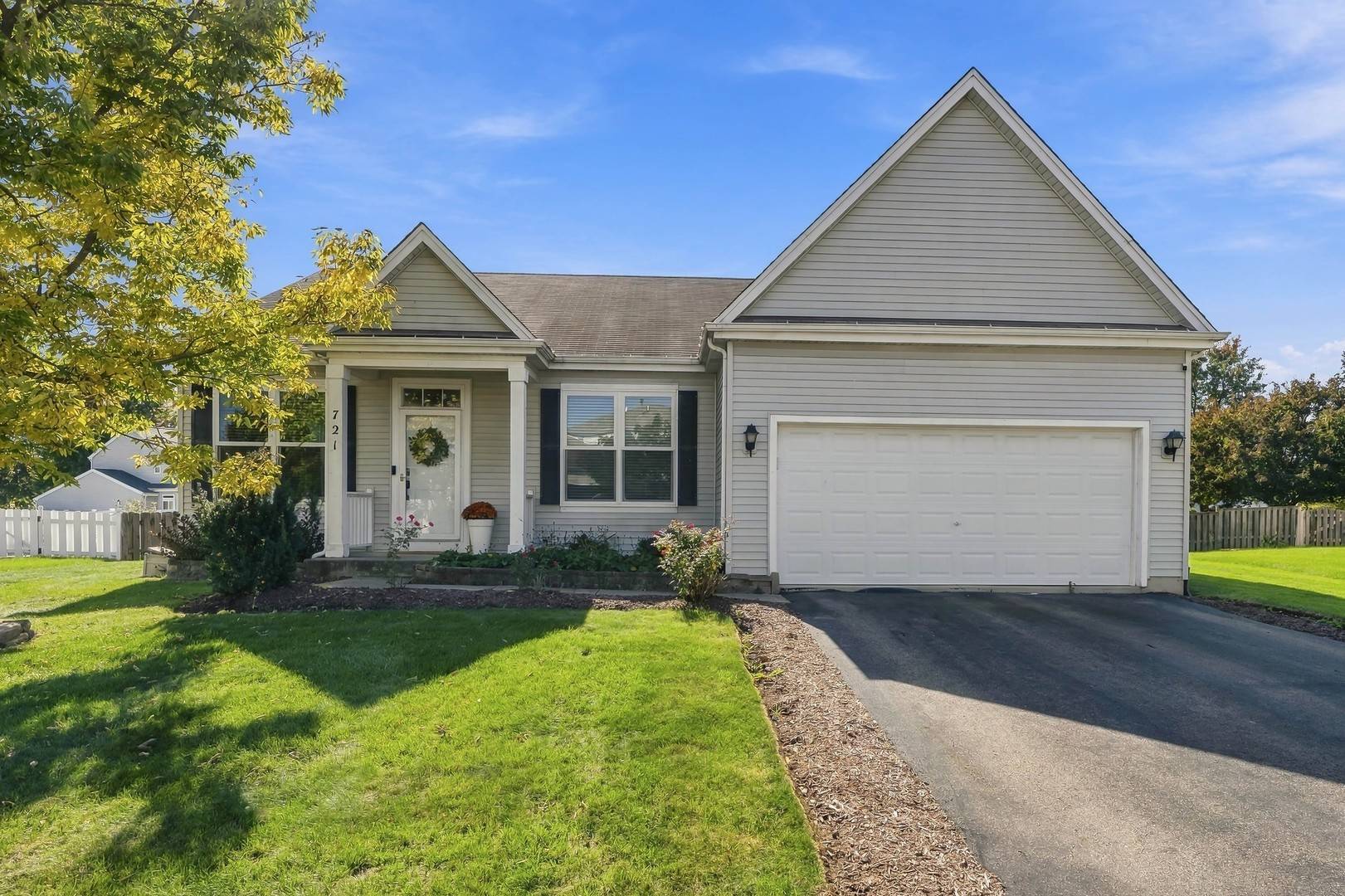 721 Periwinkle LN, Aurora, IL 60504