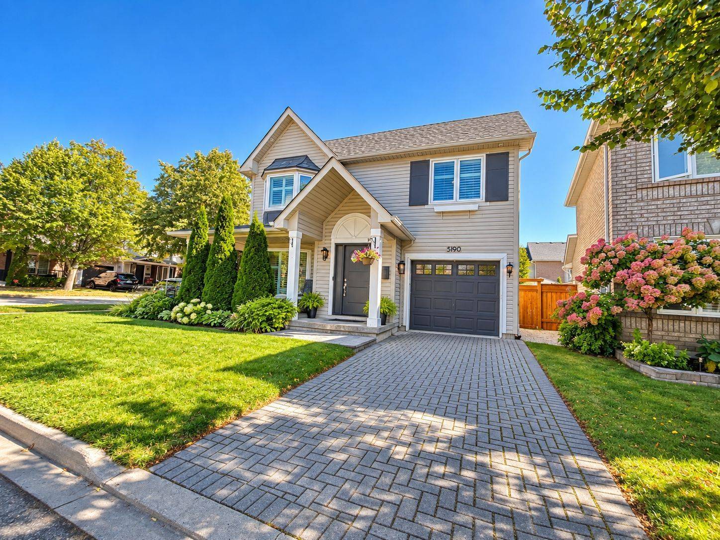 5190 Ridgewell RD, Burlington, ON L7L 6N8