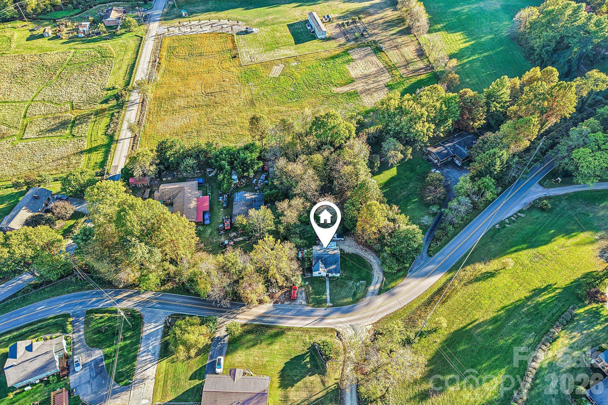 1991 & 1993 Plott Creek RD, Waynesville, NC 28786