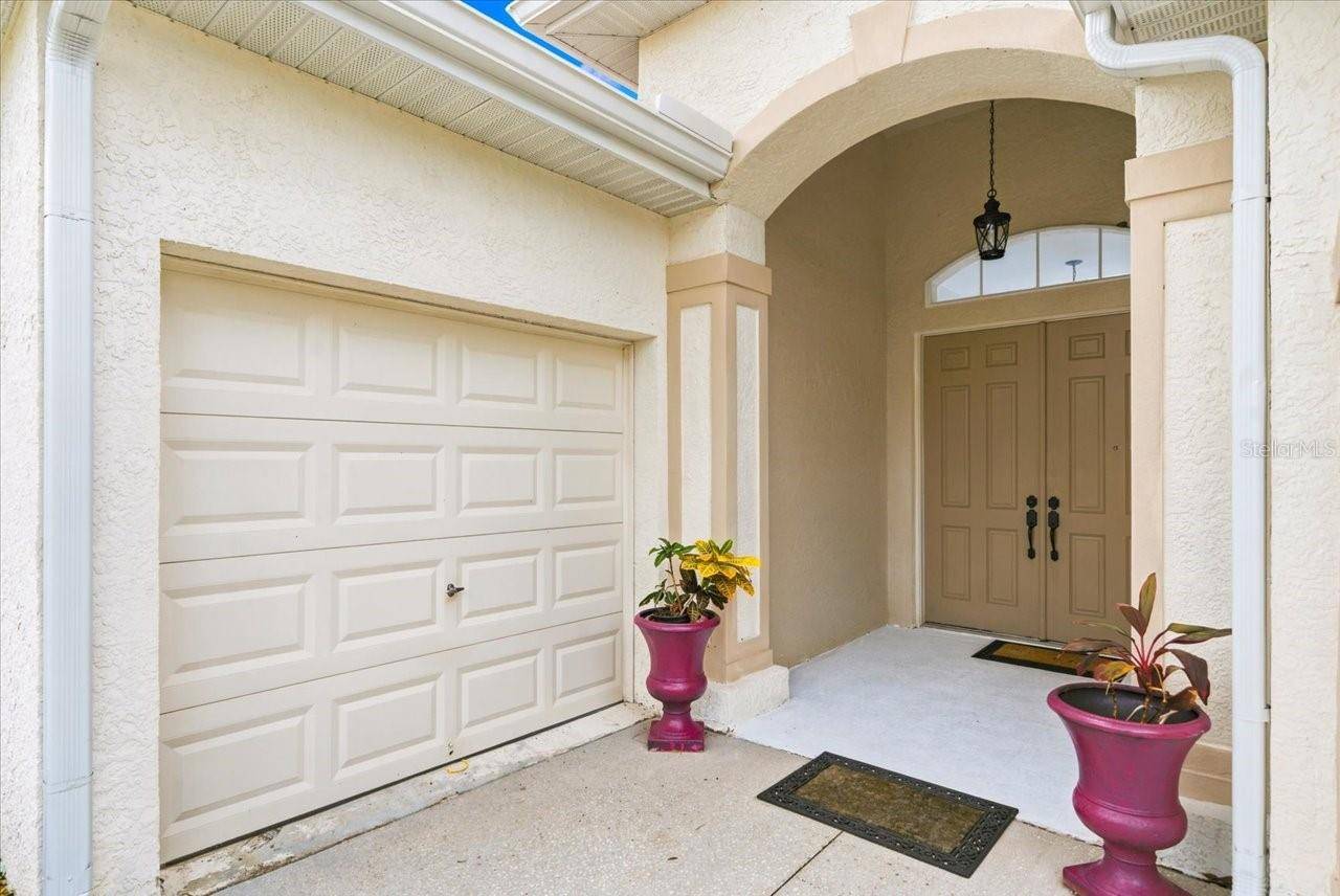 12220 WOODLANDS CIR, Dade City, FL 33525