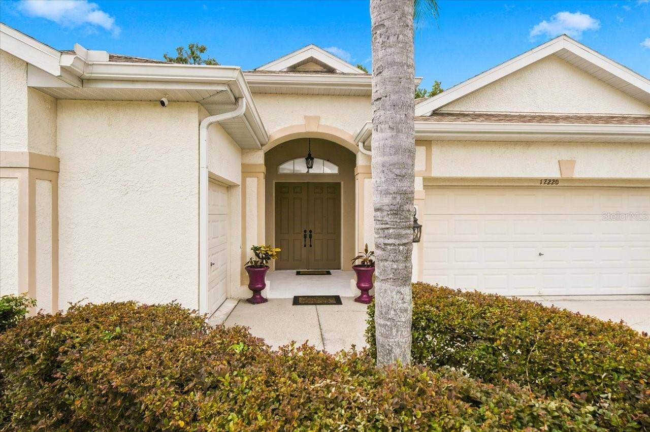 12220 WOODLANDS CIR, Dade City, FL 33525