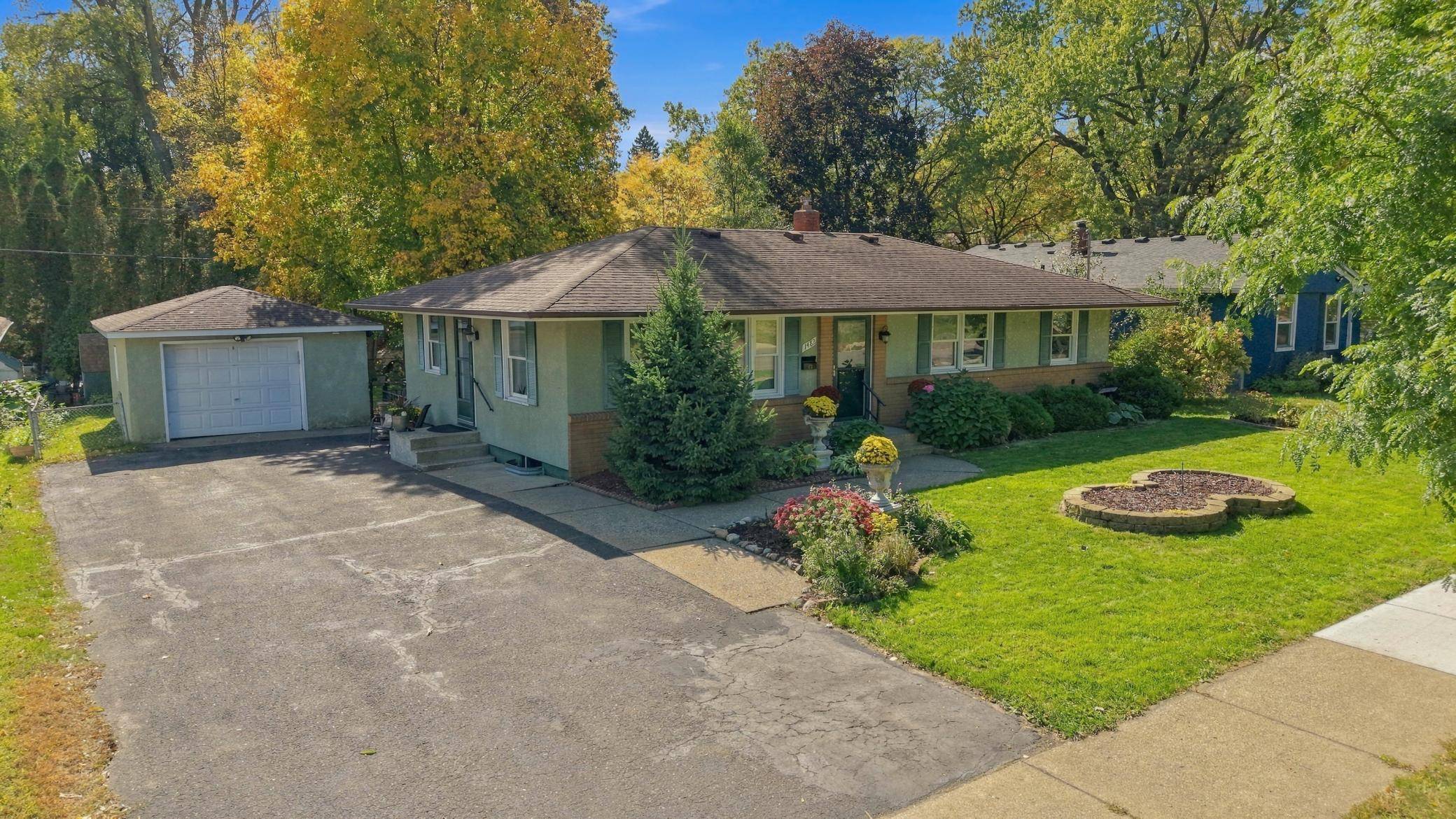 1482 Case AVE, Saint Paul, MN 55106