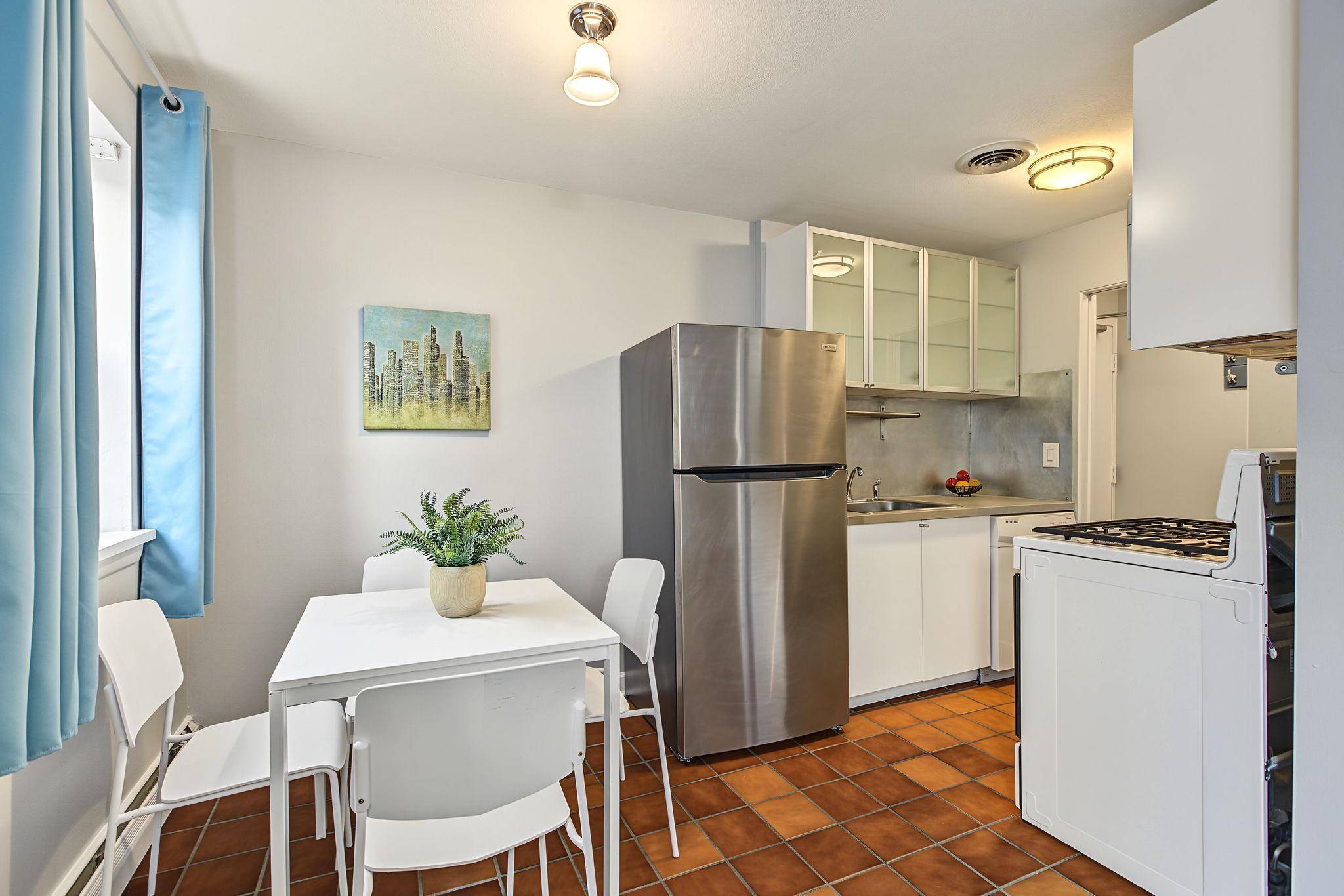 2747 Dupont AVE S #101, Minneapolis, MN 55408