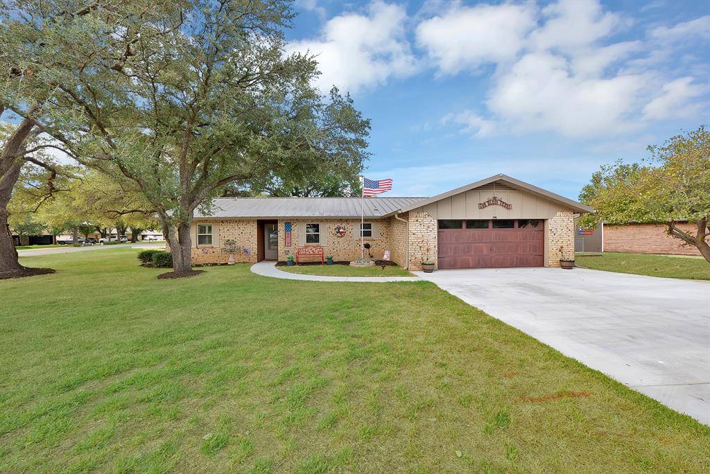 4101 Newport Bay Court, Granbury, TX 76049