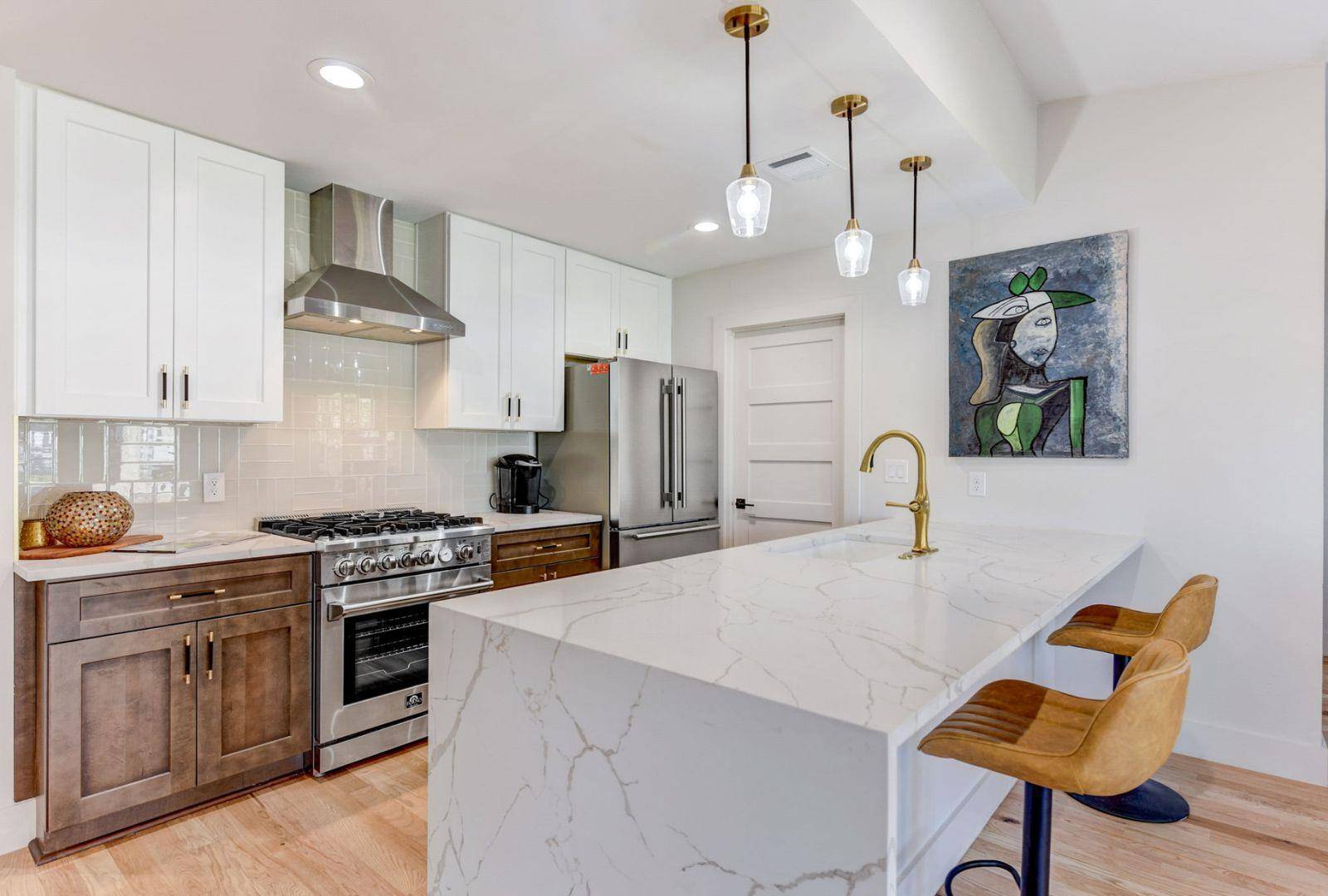 7002 Whispering Oaks DR, Austin, TX 78745