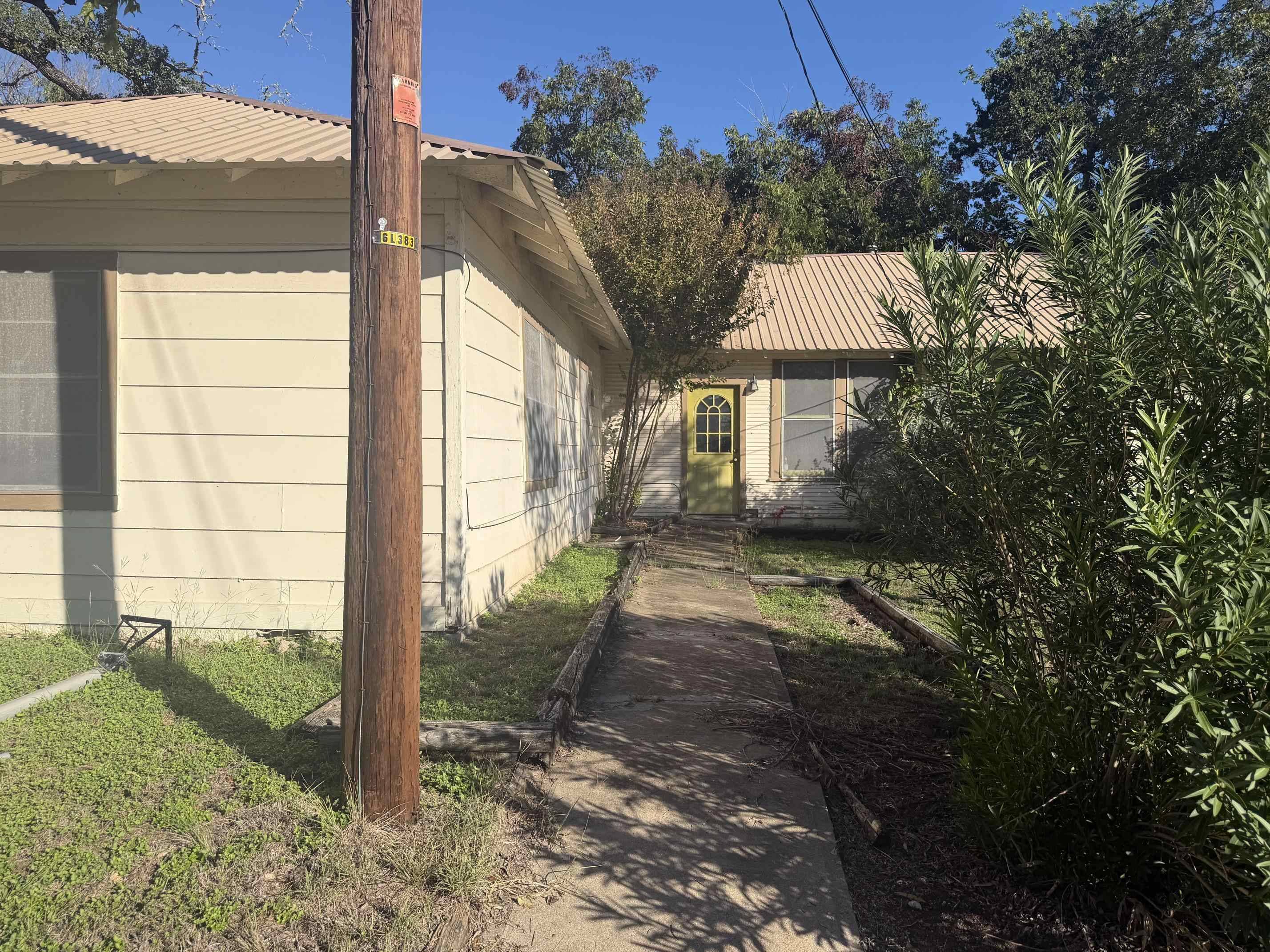 108 S Race ST, Lampasas, TX 76550
