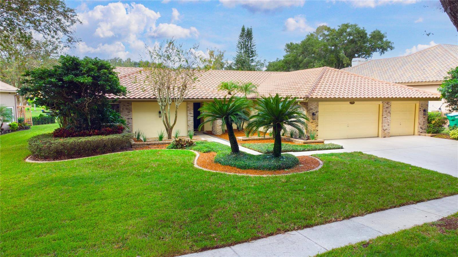 2194 PINNACLE CIR N, Palm Harbor, FL 34684