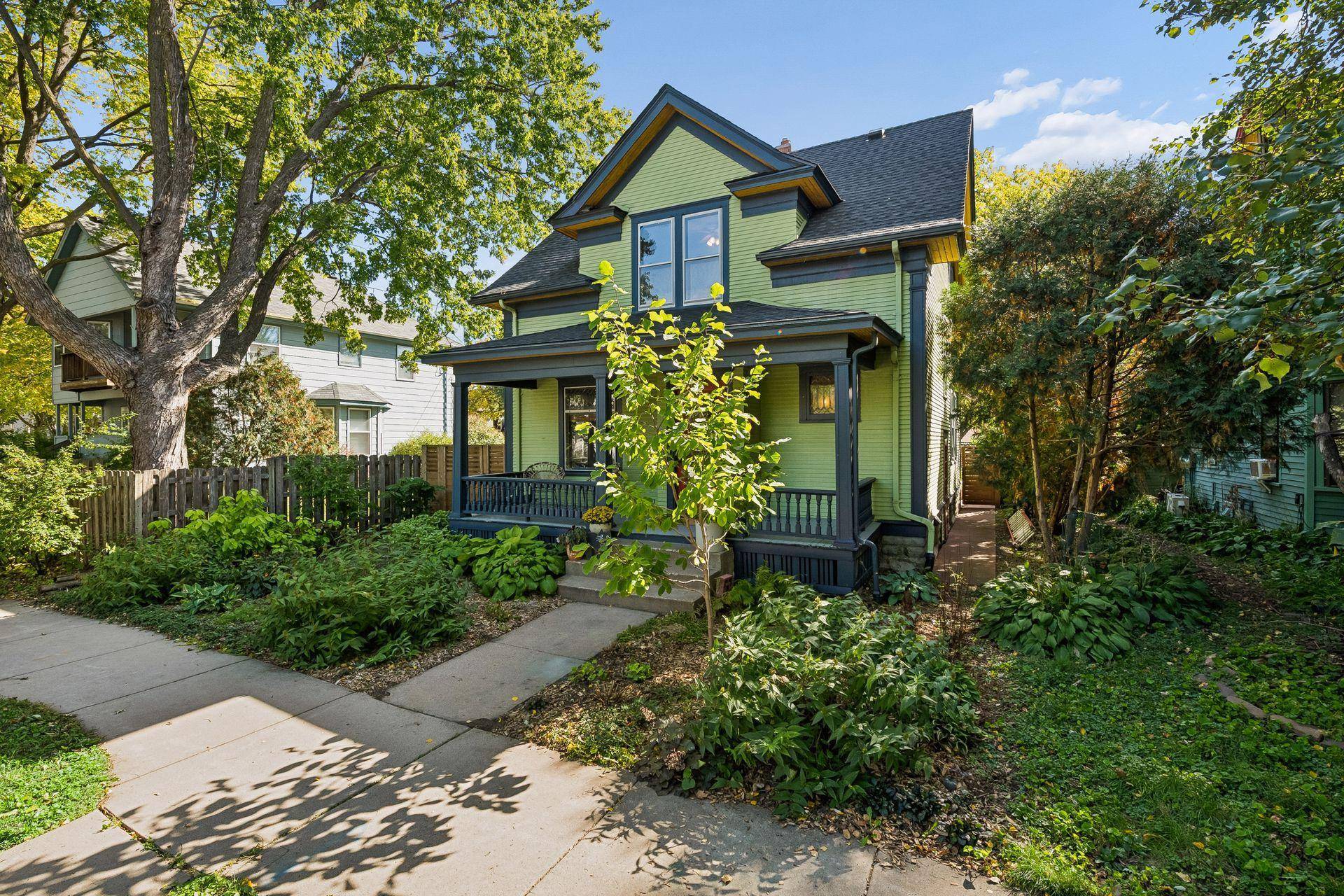 2121 E 22nd ST, Minneapolis, MN 55404