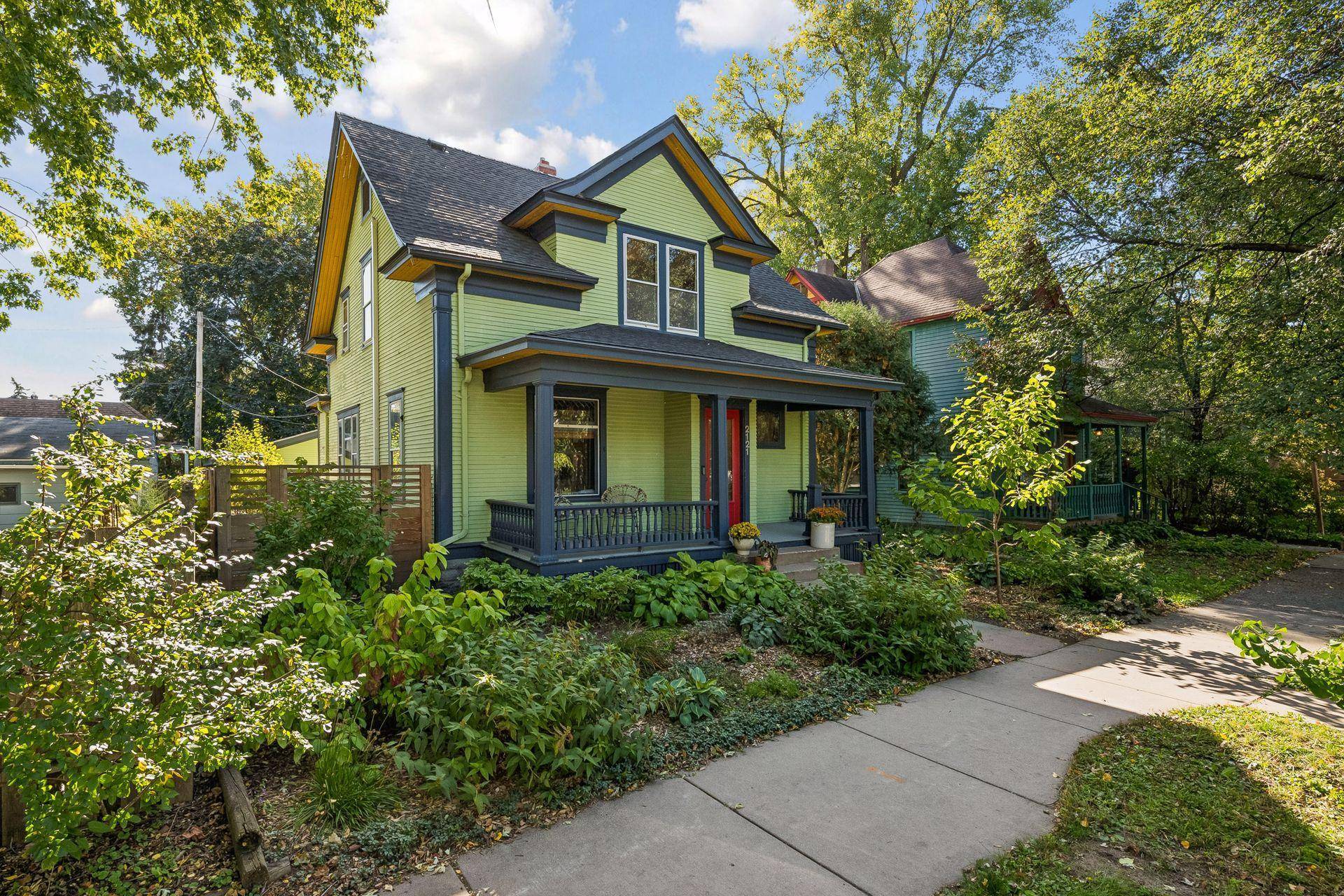 2121 E 22nd ST, Minneapolis, MN 55404