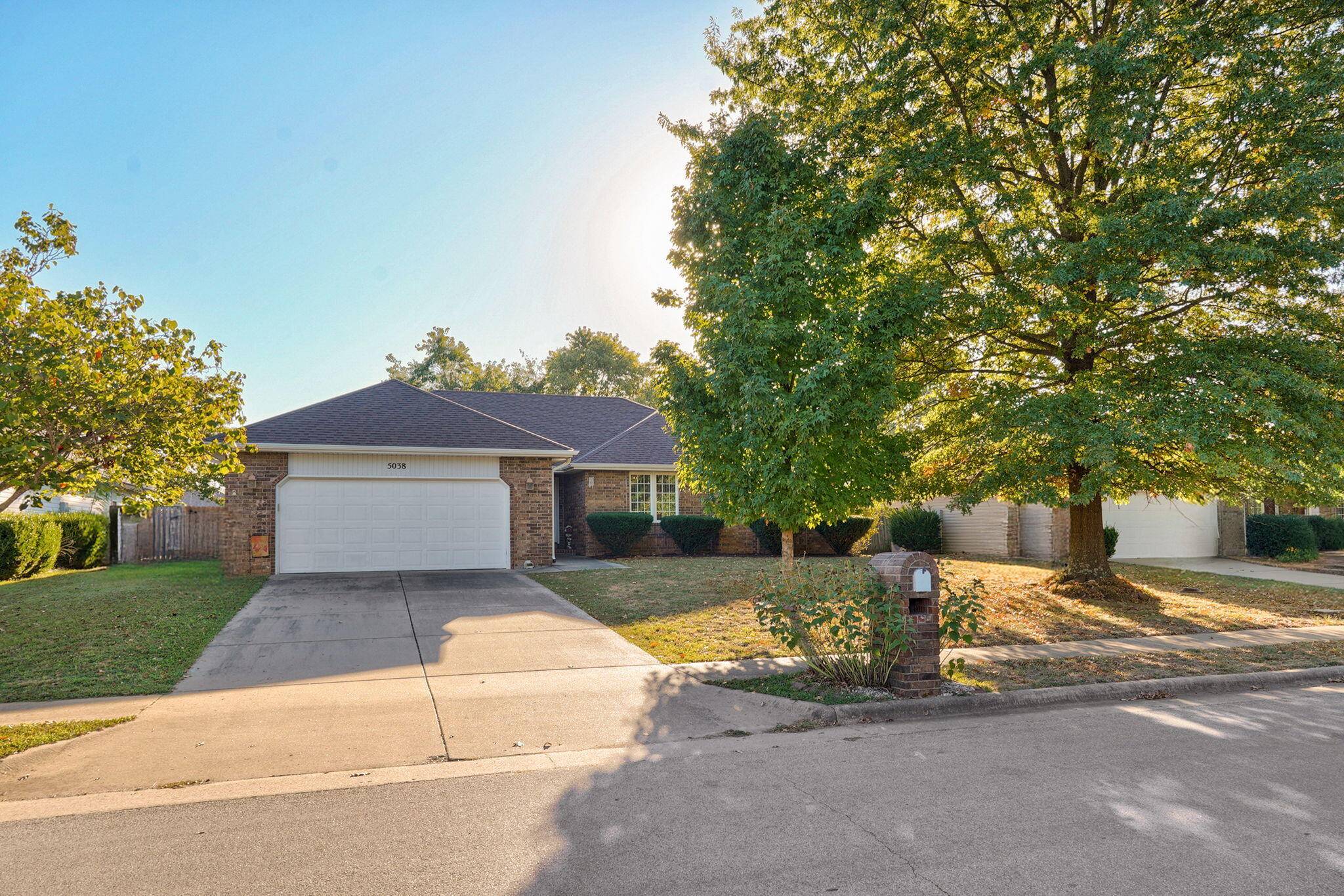 5038 S Red Oak ST, Battlefield, MO 65619