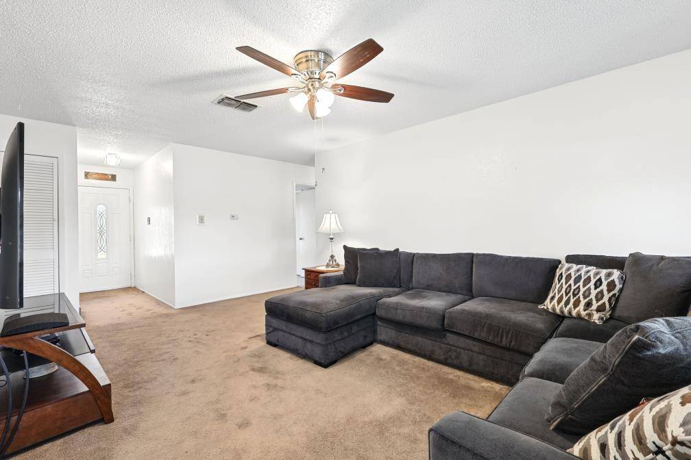 409 Arthur Drive, Hurst, TX 76053