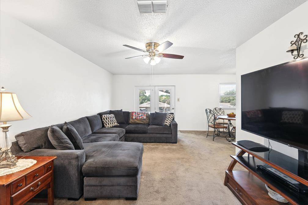 409 Arthur Drive, Hurst, TX 76053