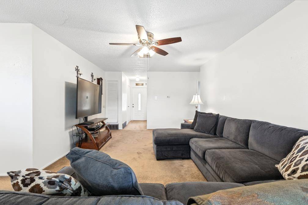 409 Arthur Drive, Hurst, TX 76053