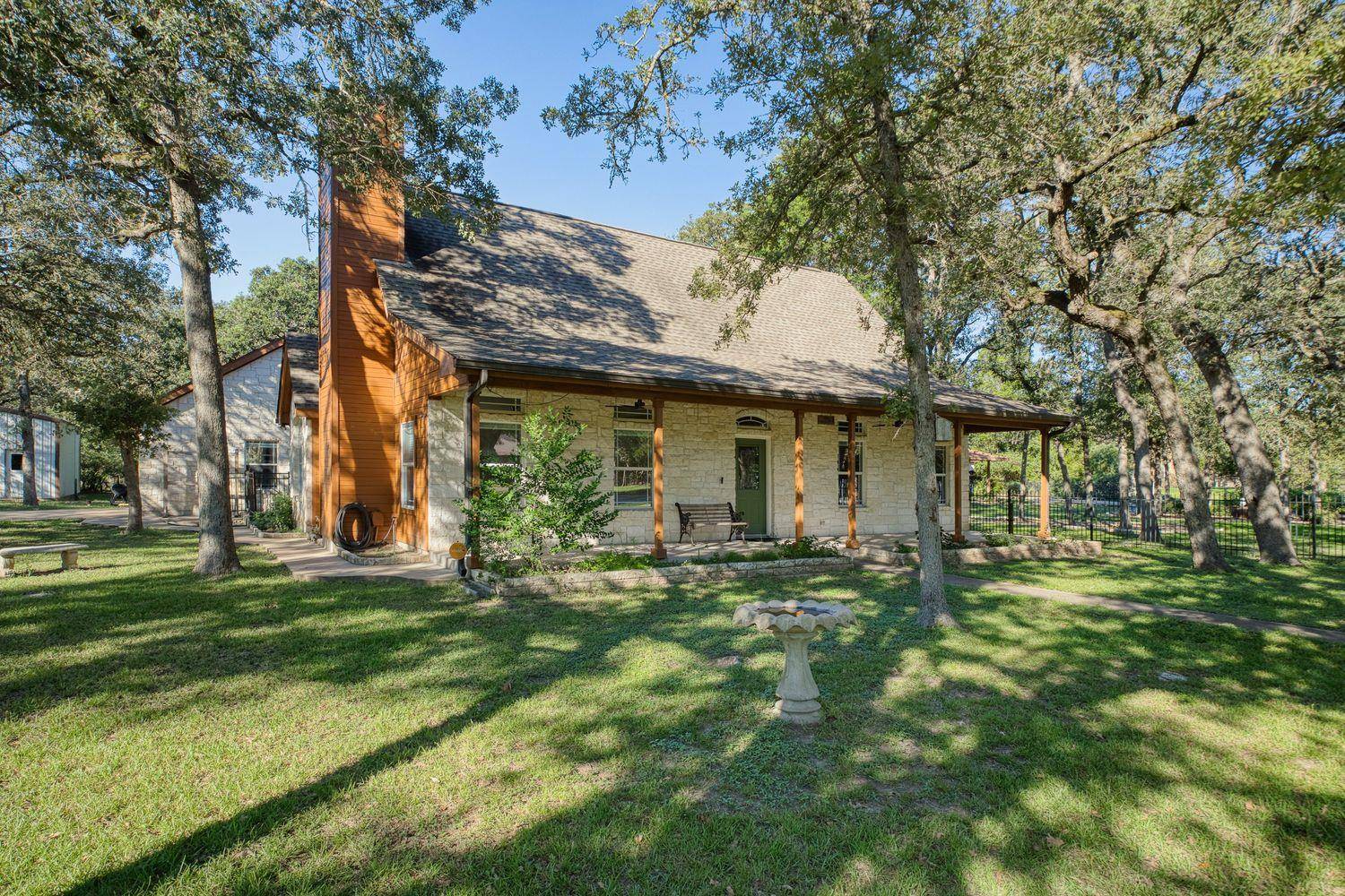 226 Cedar Hills DR, Elgin, TX 78621
