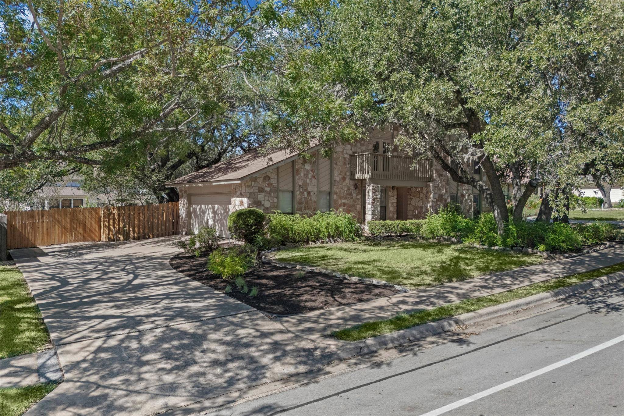 11306 Pickfair DR, Austin, TX 78750