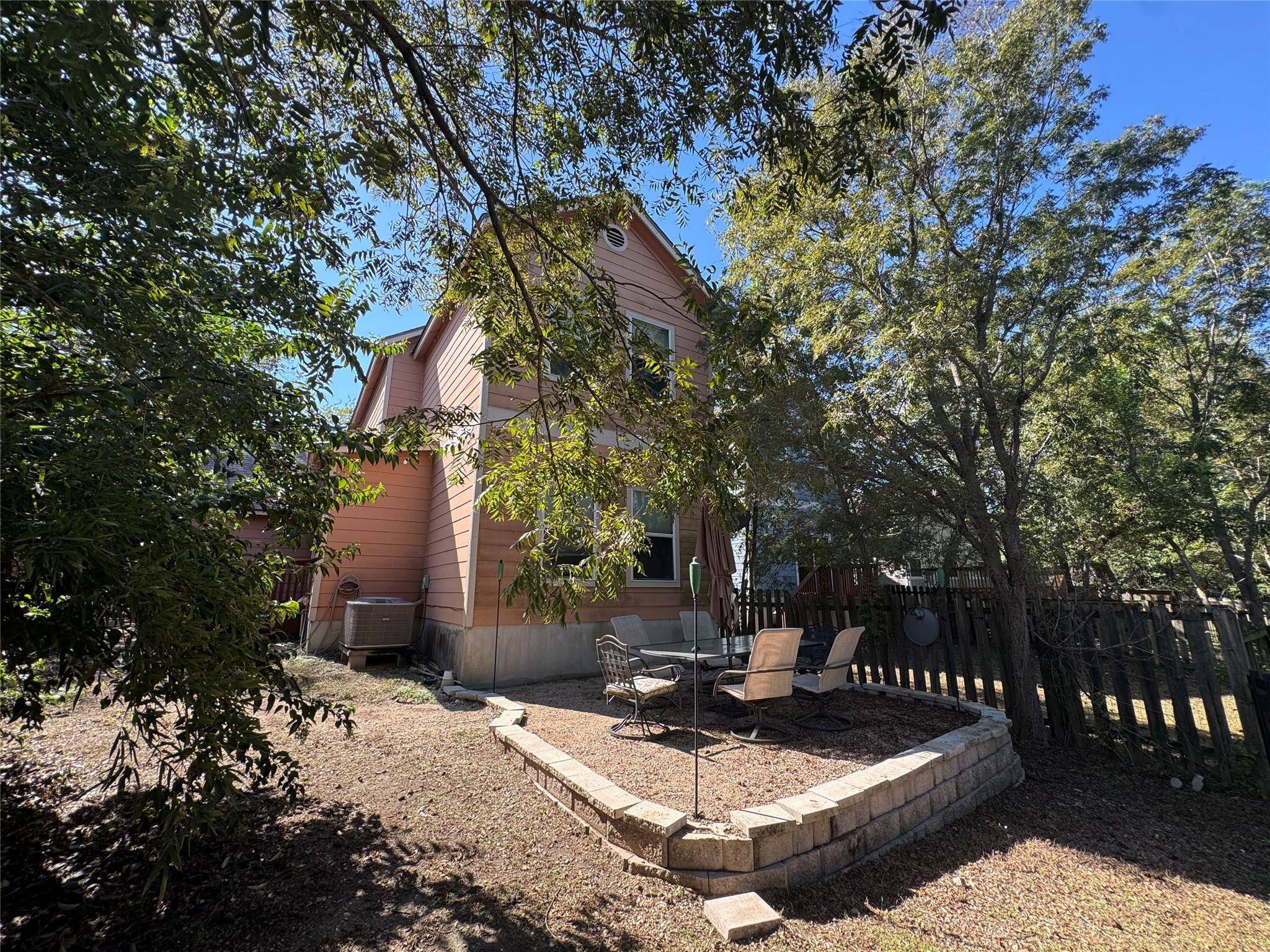 1001 E 3rd ST, Georgetown, TX 78626