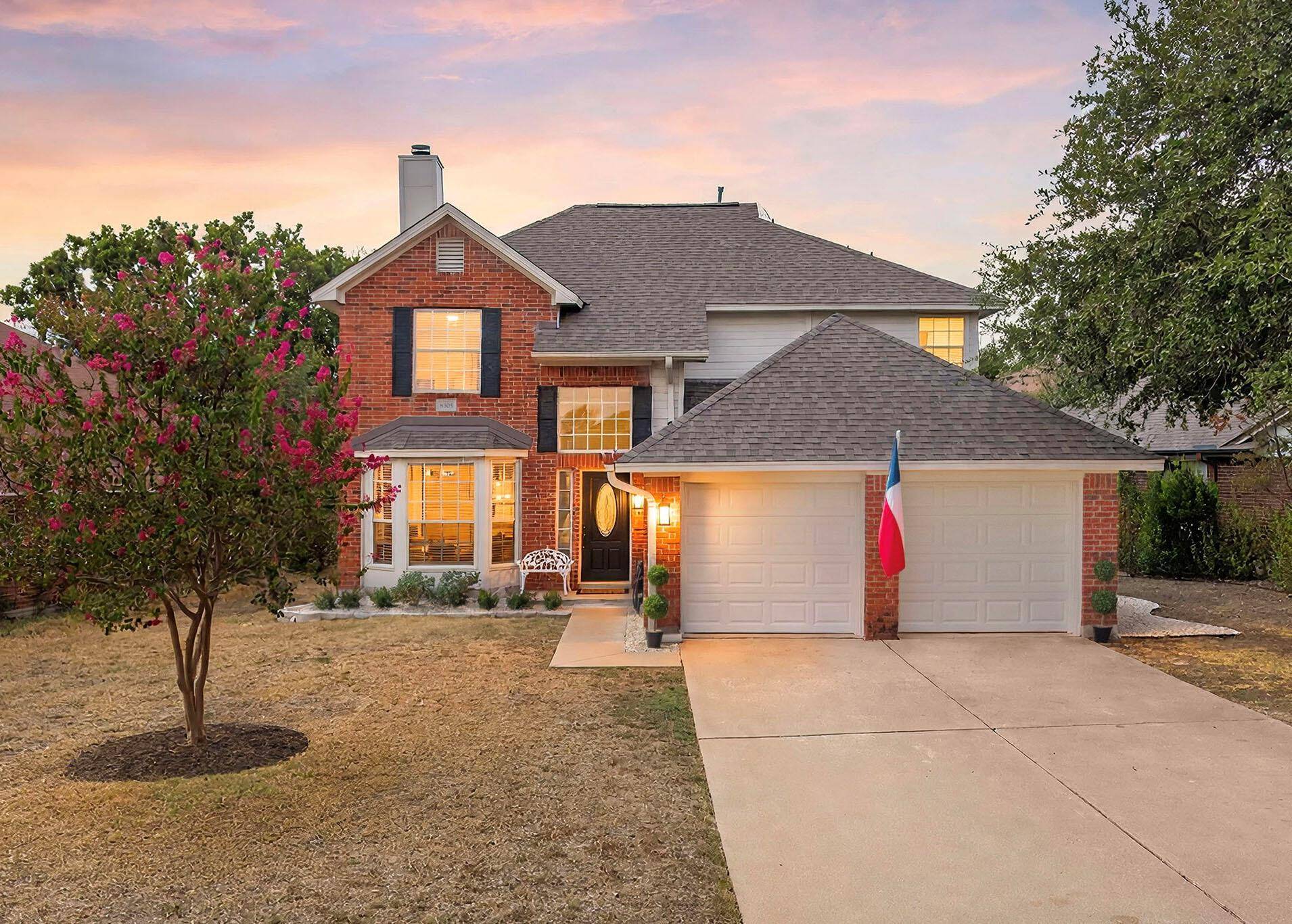 8305 Hillrock DR, Round Rock, TX 78681