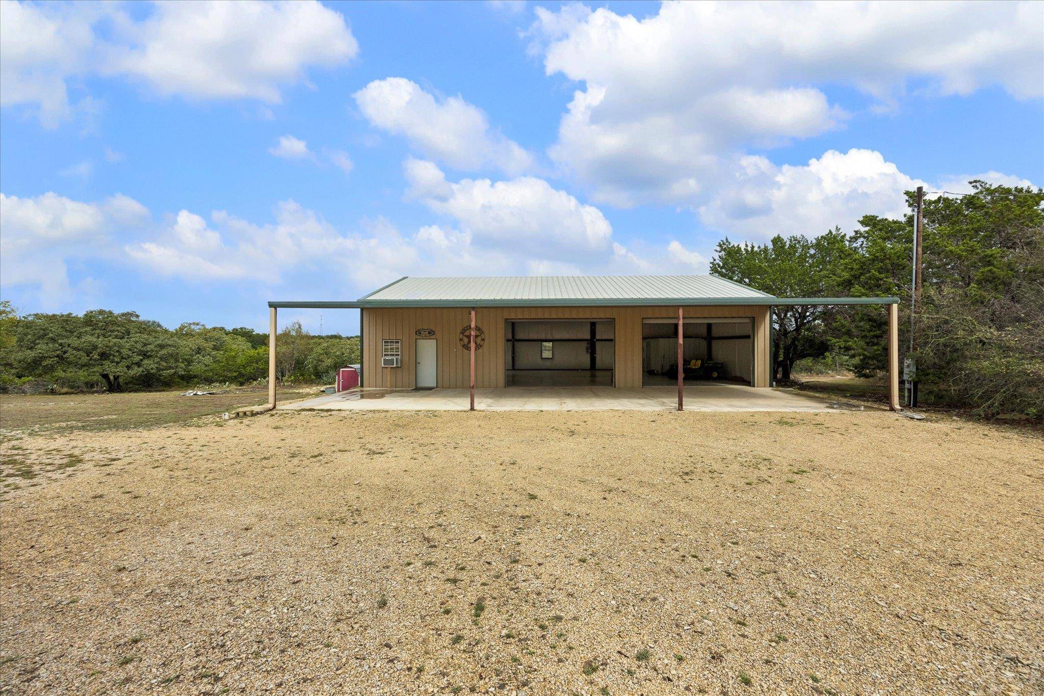 160 Gay DR, Kerrville, TX 78028