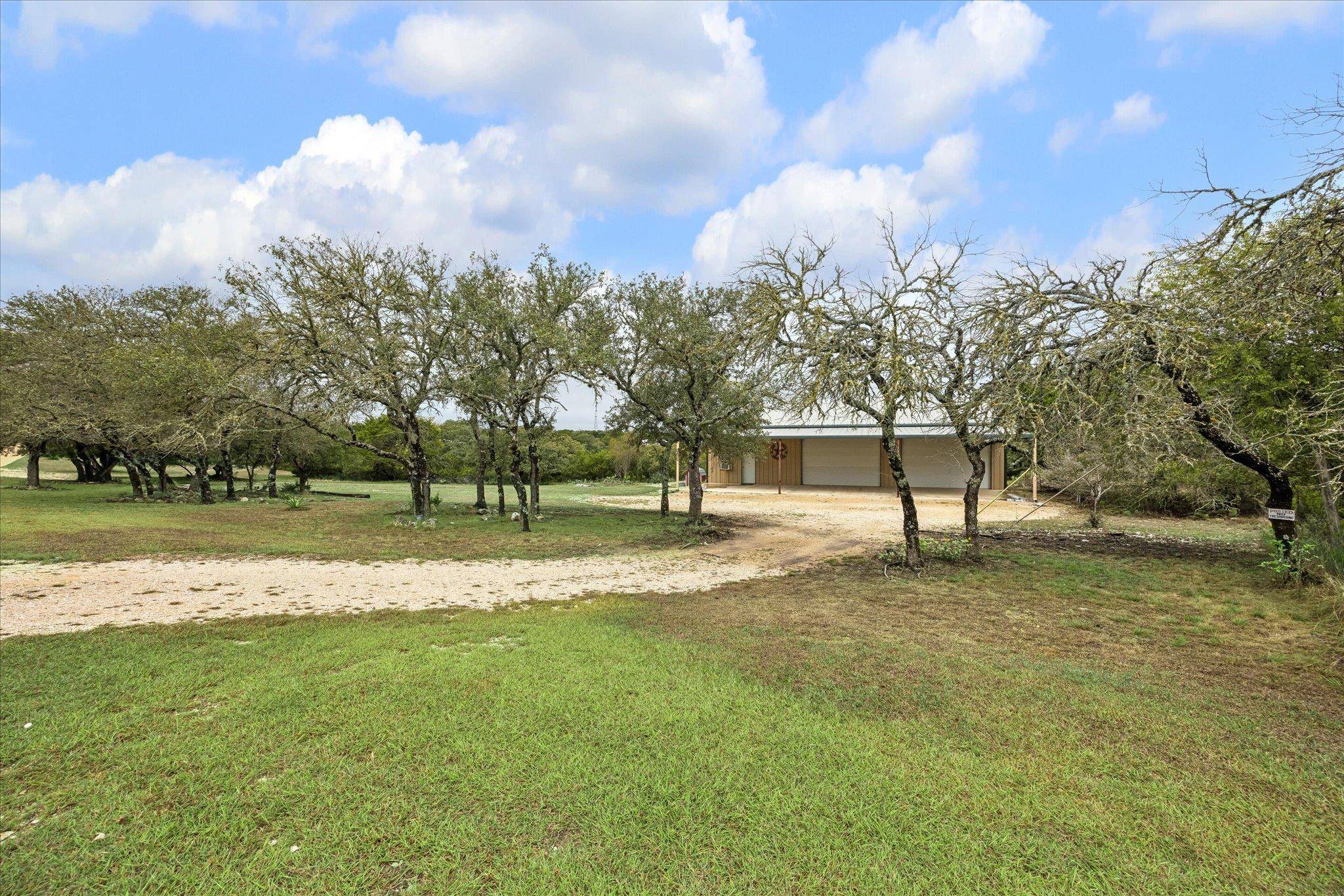 160 Gay DR, Kerrville, TX 78028