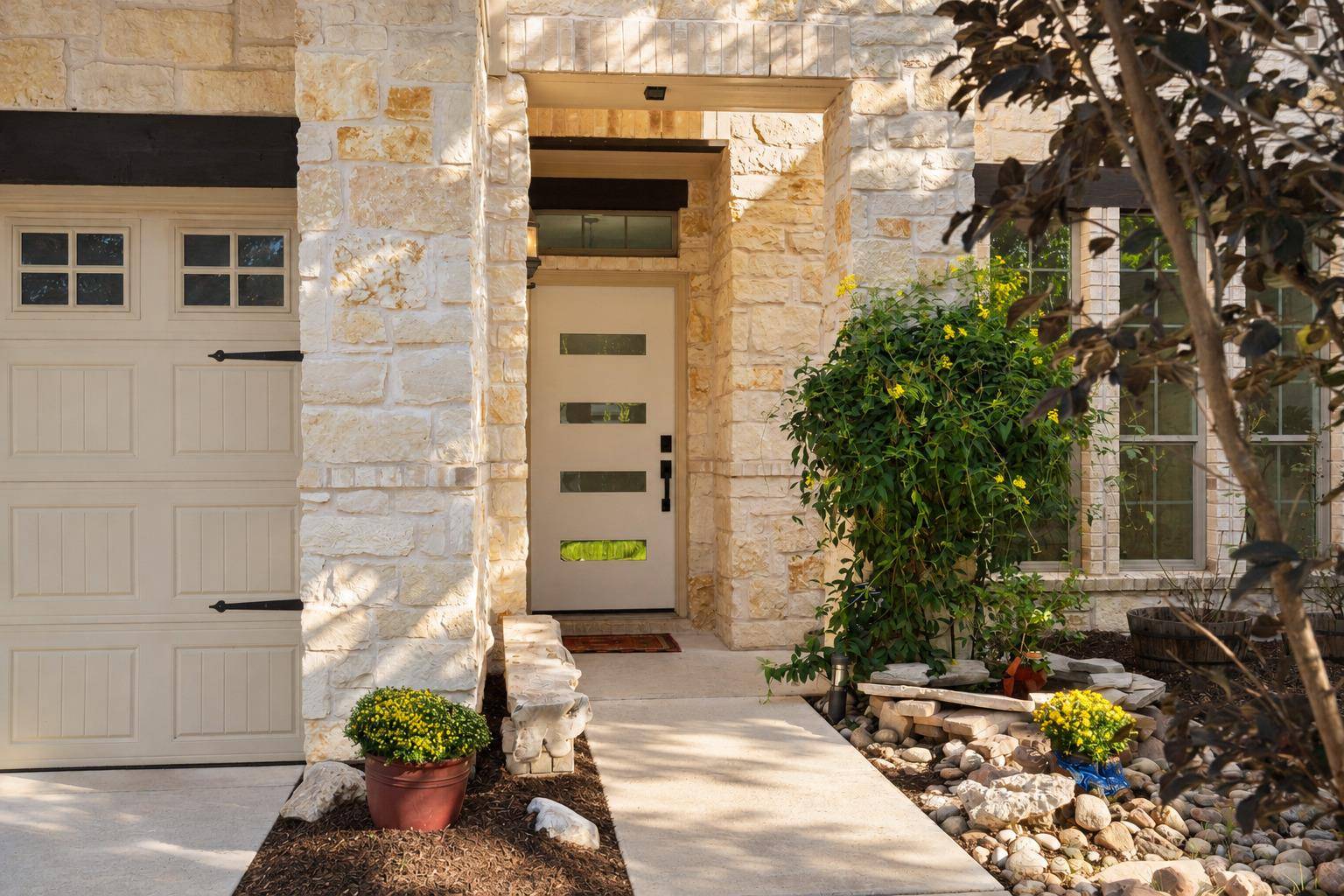 212 Great Circle CV, Austin, TX 78717