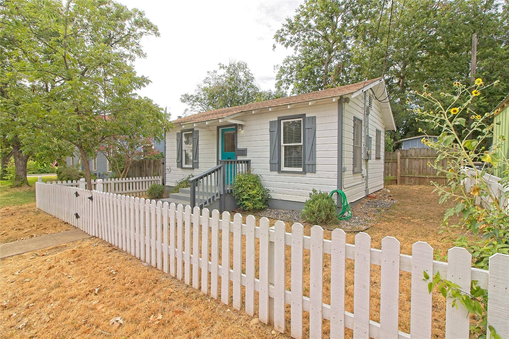 206 E 6th ST, Georgetown, TX 78626