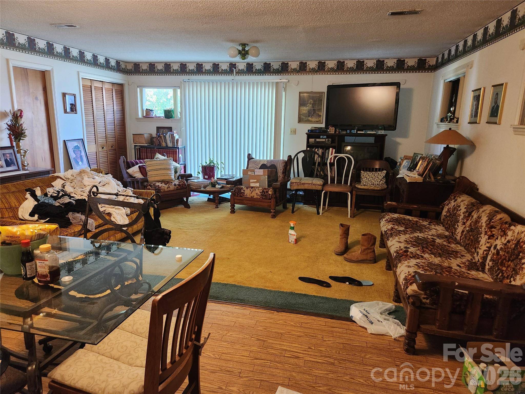3012 Burbank DR, Charlotte, NC 28216