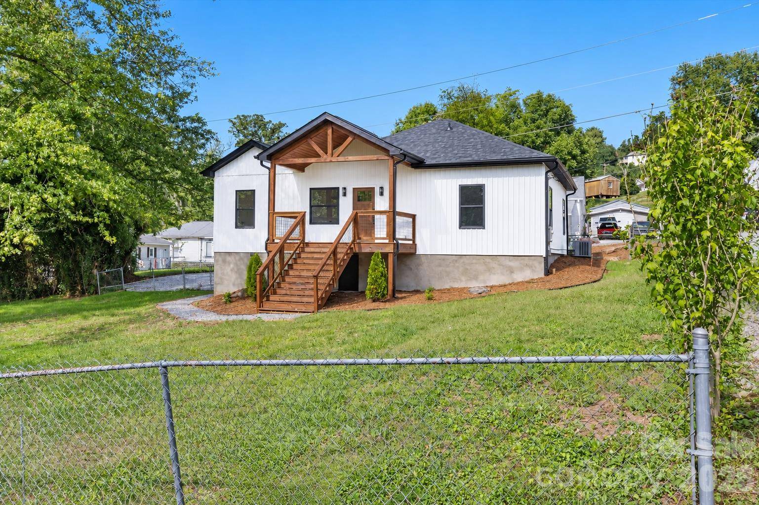 45 Gladden ST, Marion, NC 28752
