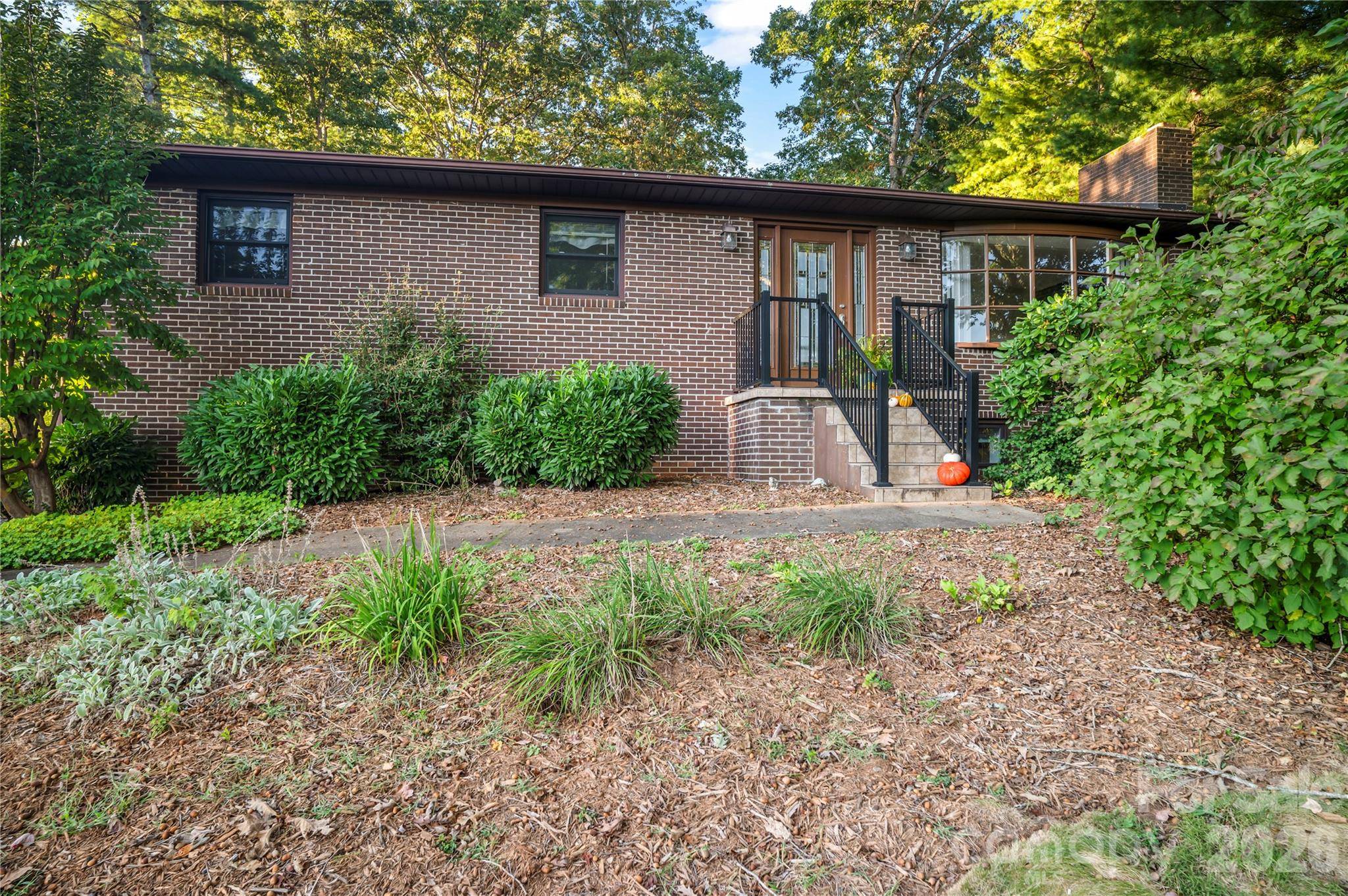 9 Fullam DR, Arden, NC 28704