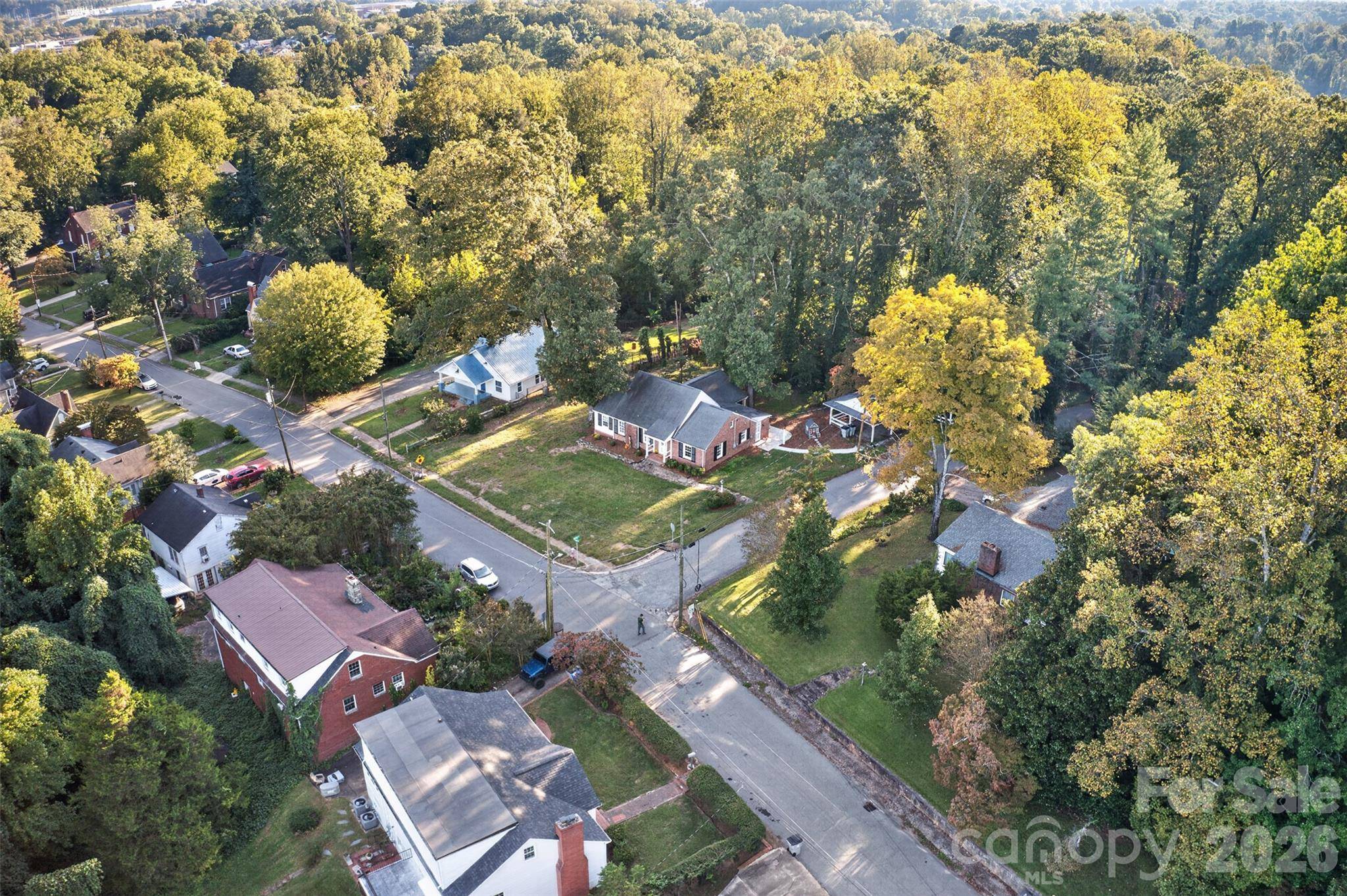 321 Beall ST NW, Lenoir, NC 28645