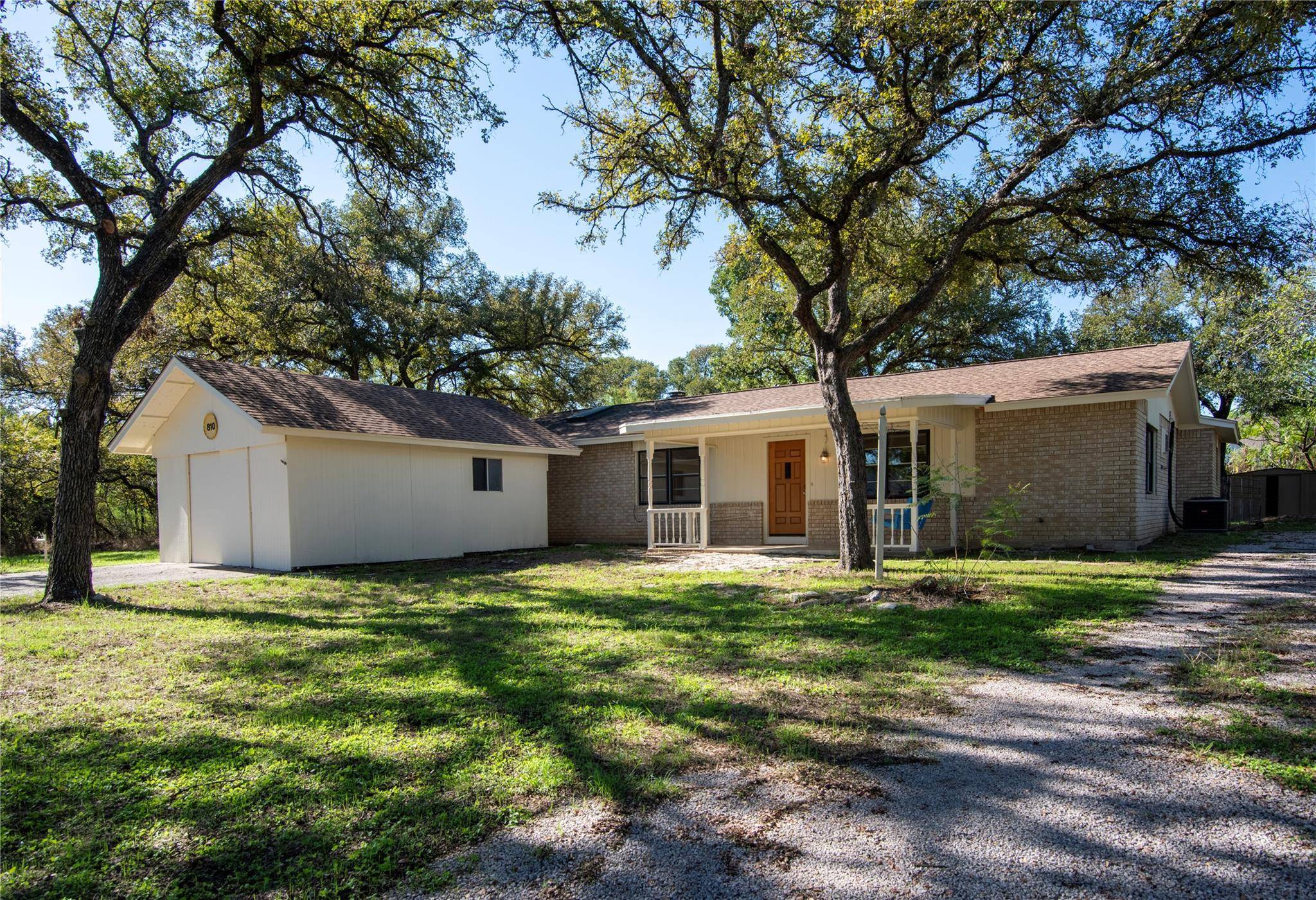 810 Woodland Hills DR, Granite Shoals, TX 78654