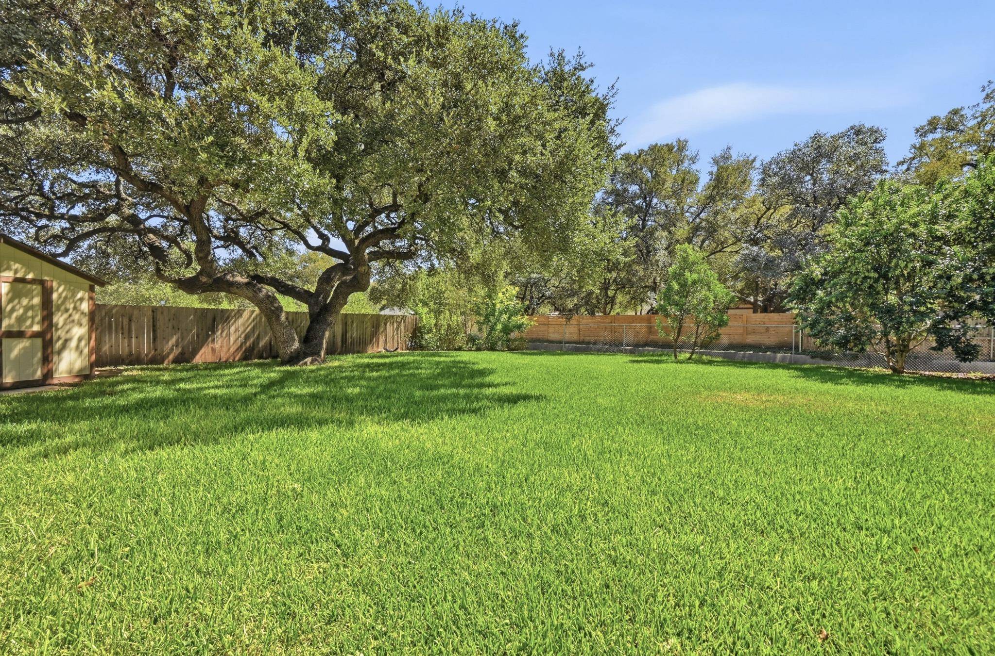810 Pine Siskin DR, Buda, TX 78610