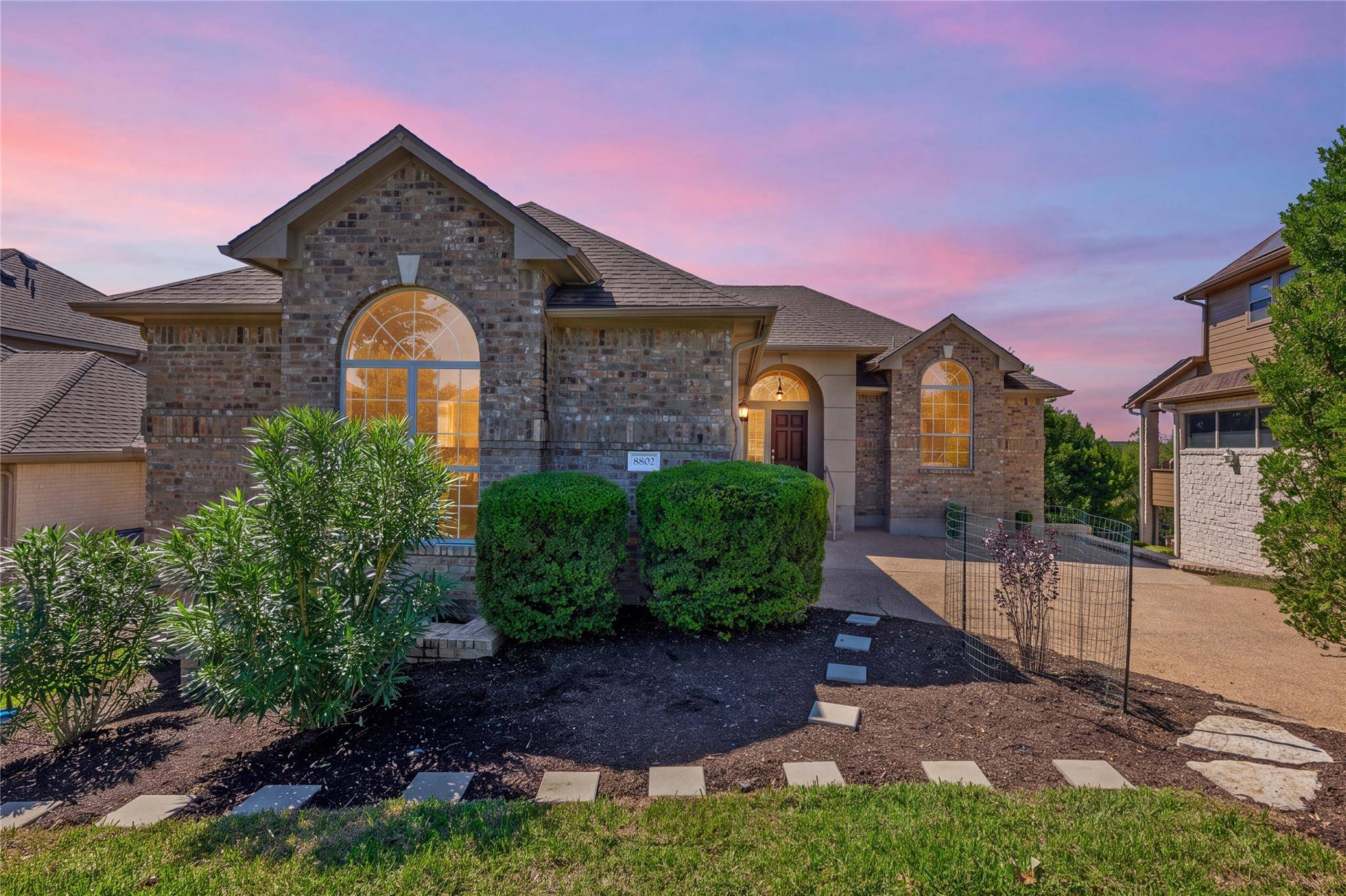 8802 Bluegrass DR, Austin, TX 78759