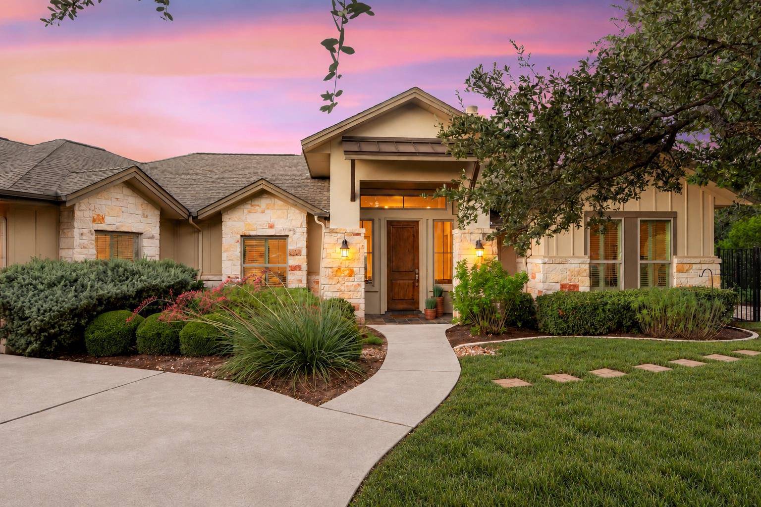 171 Shawnee TRL, Dripping Springs, TX 78620