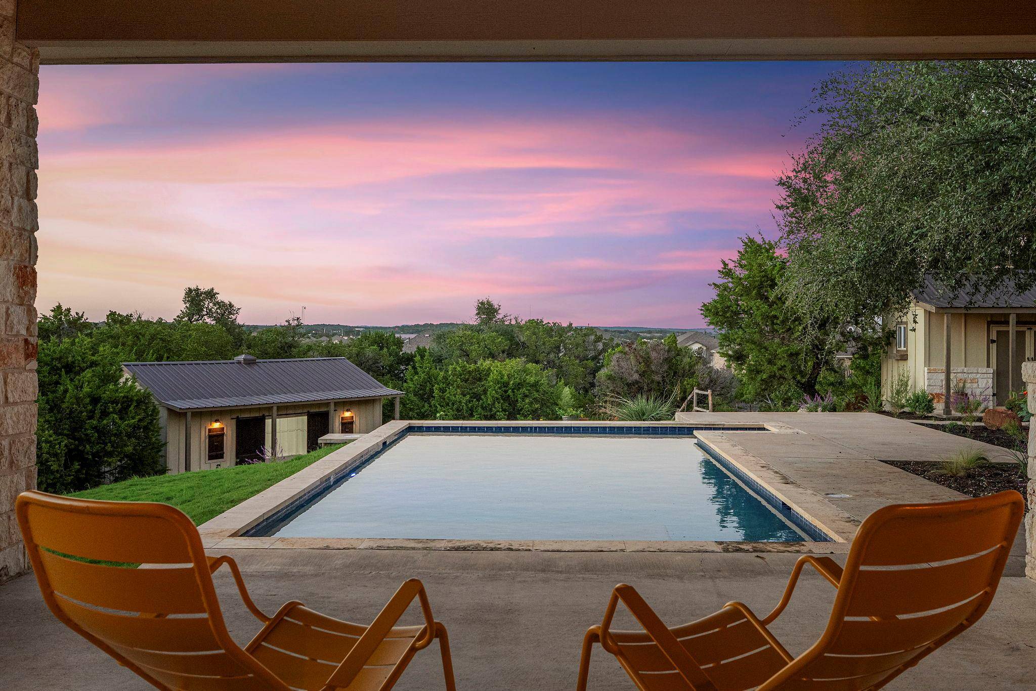 171 Shawnee TRL, Dripping Springs, TX 78620