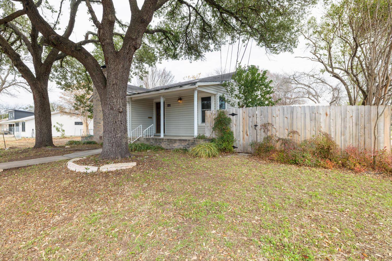 1400 Ruth Ave, Austin, TX 78757