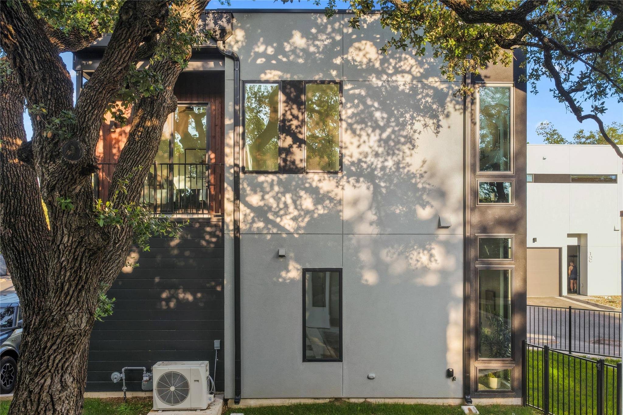 219 Lessin LN #15, Austin, TX 78704